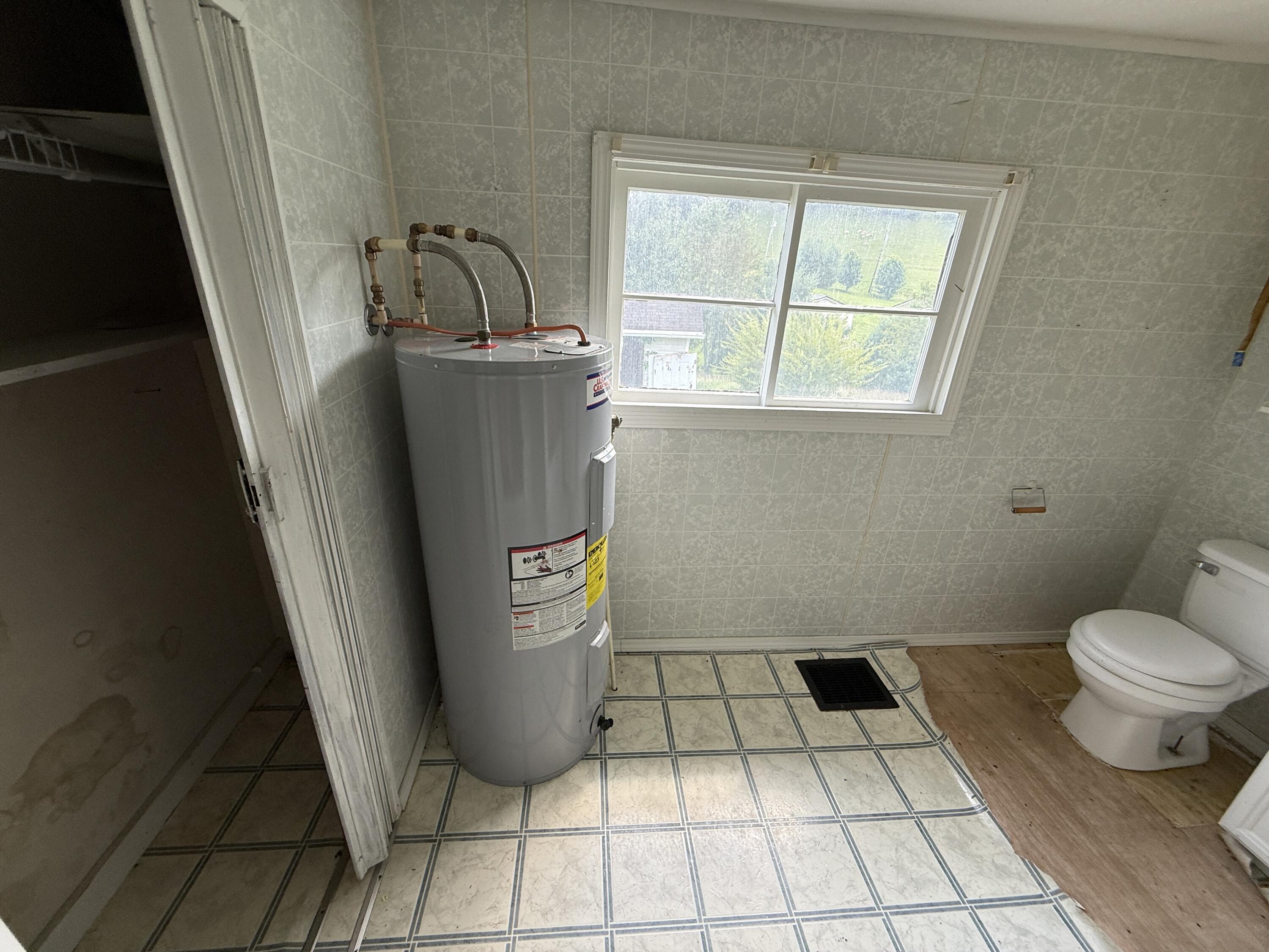 2526 S Hwy 421 Property Photo 7