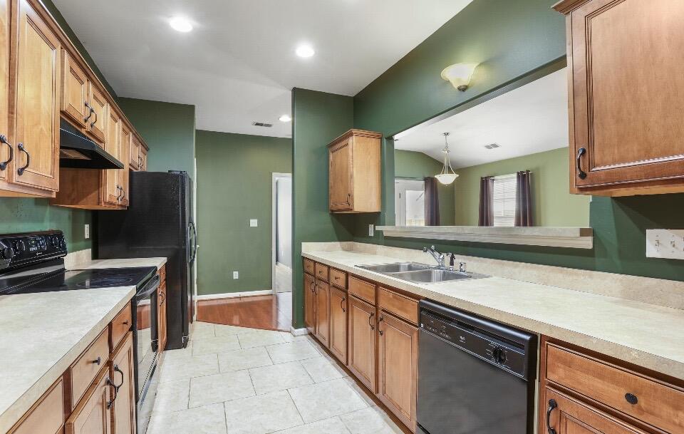 457 Mcconnells Trace Property Photo 4