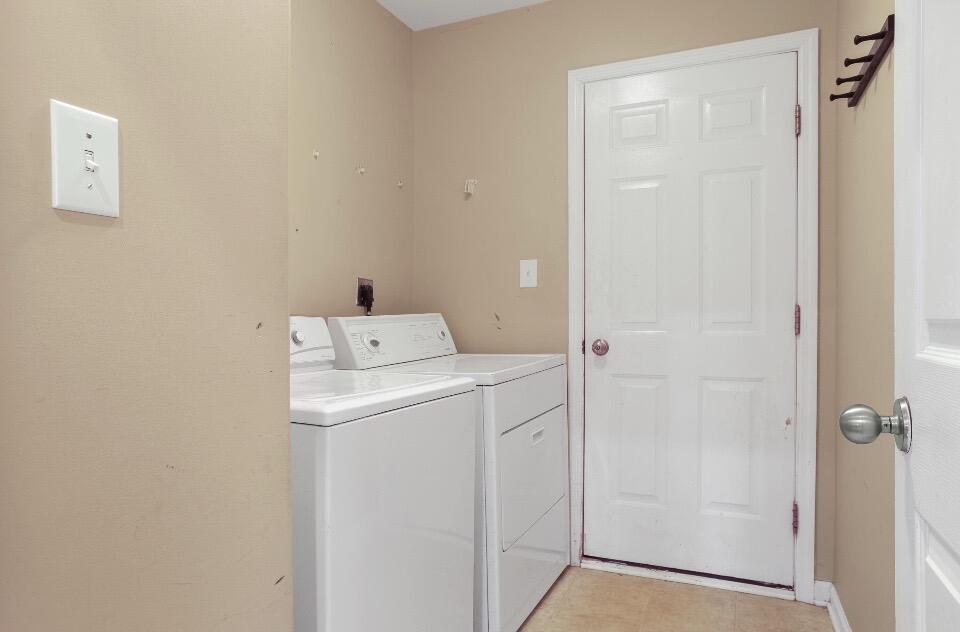 457 Mcconnells Trace Property Photo 6