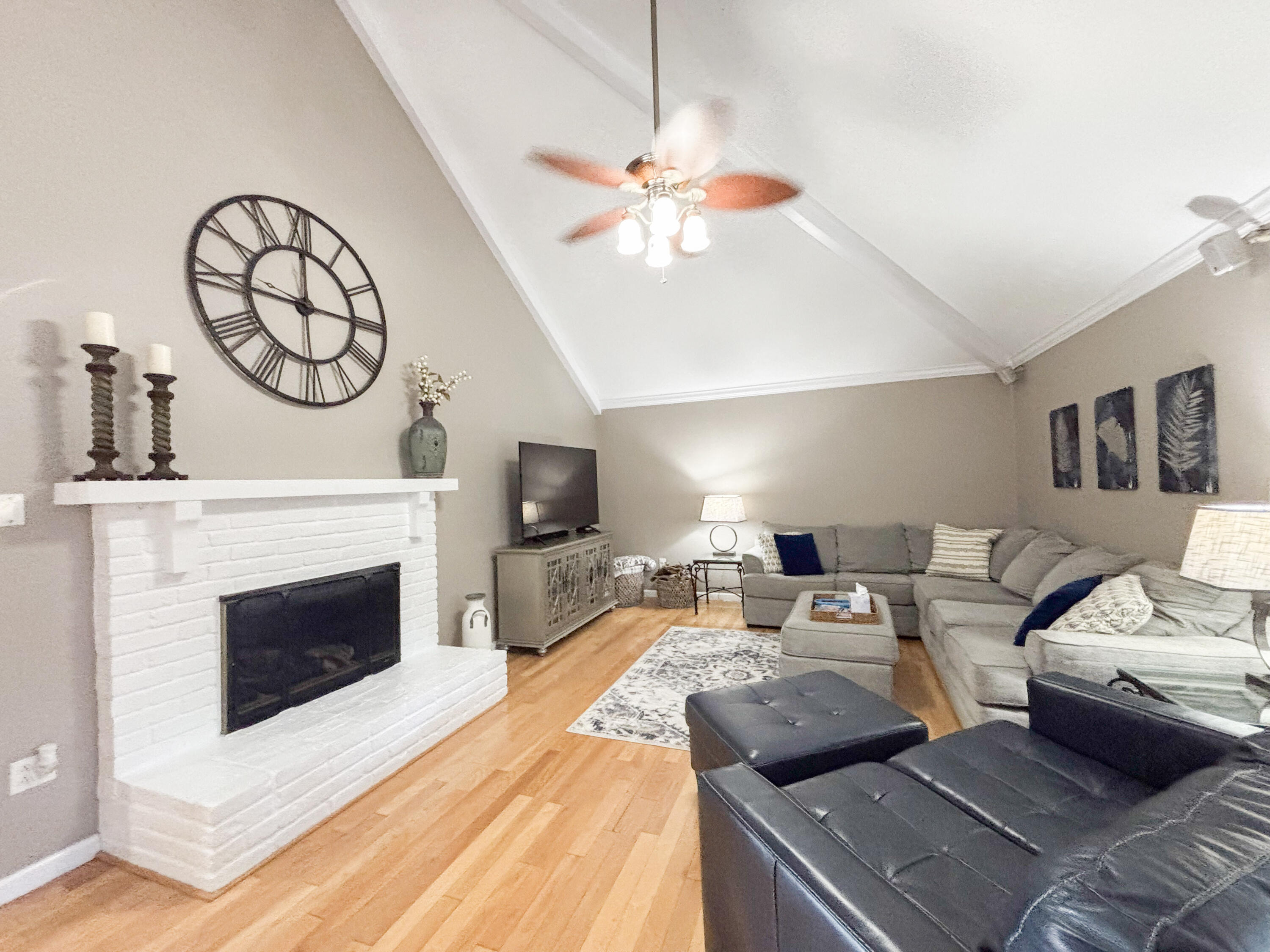 4280/4282 Forest Cove Property Photo 3