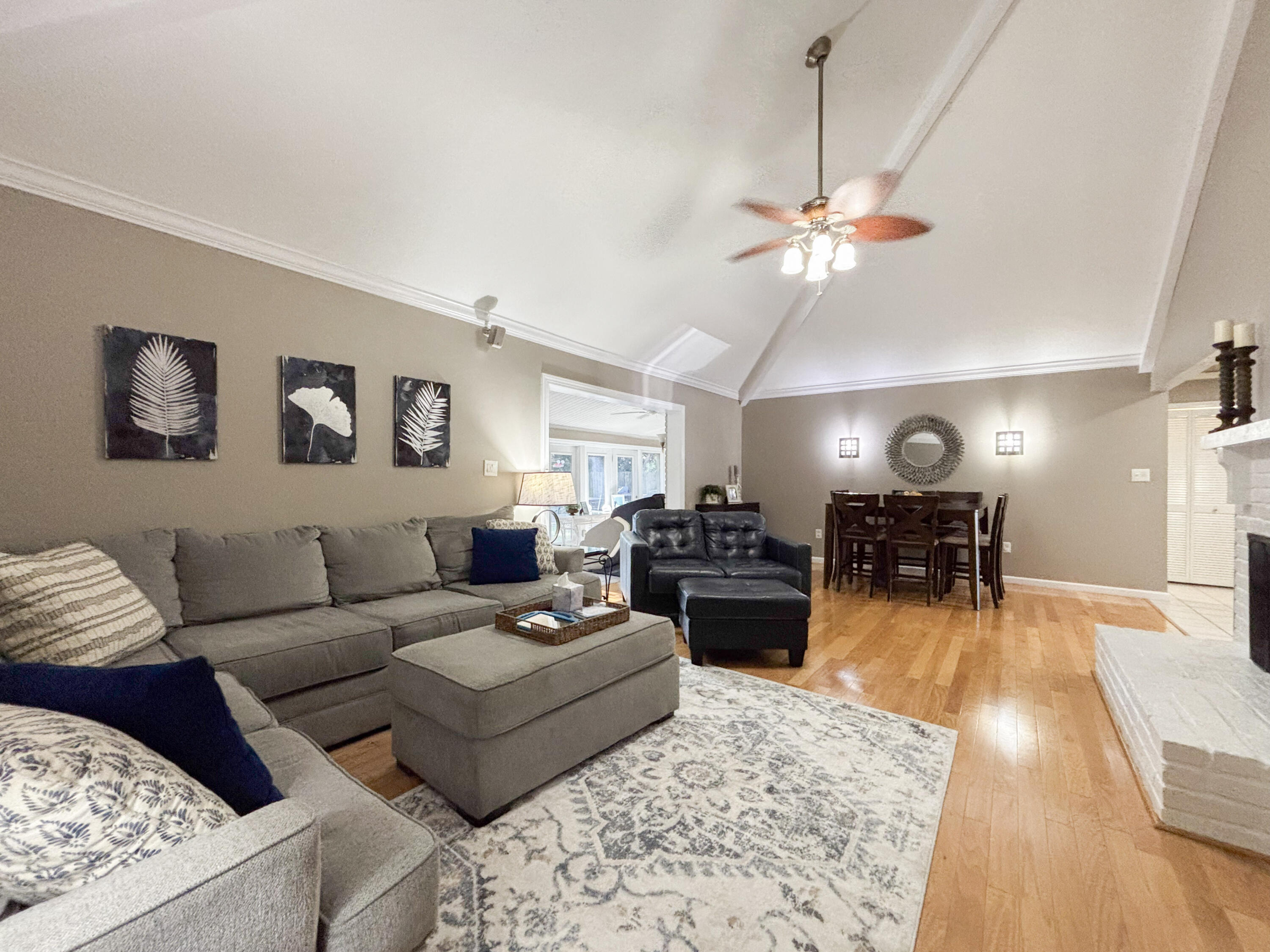 4280/4282 Forest Cove Property Photo 6