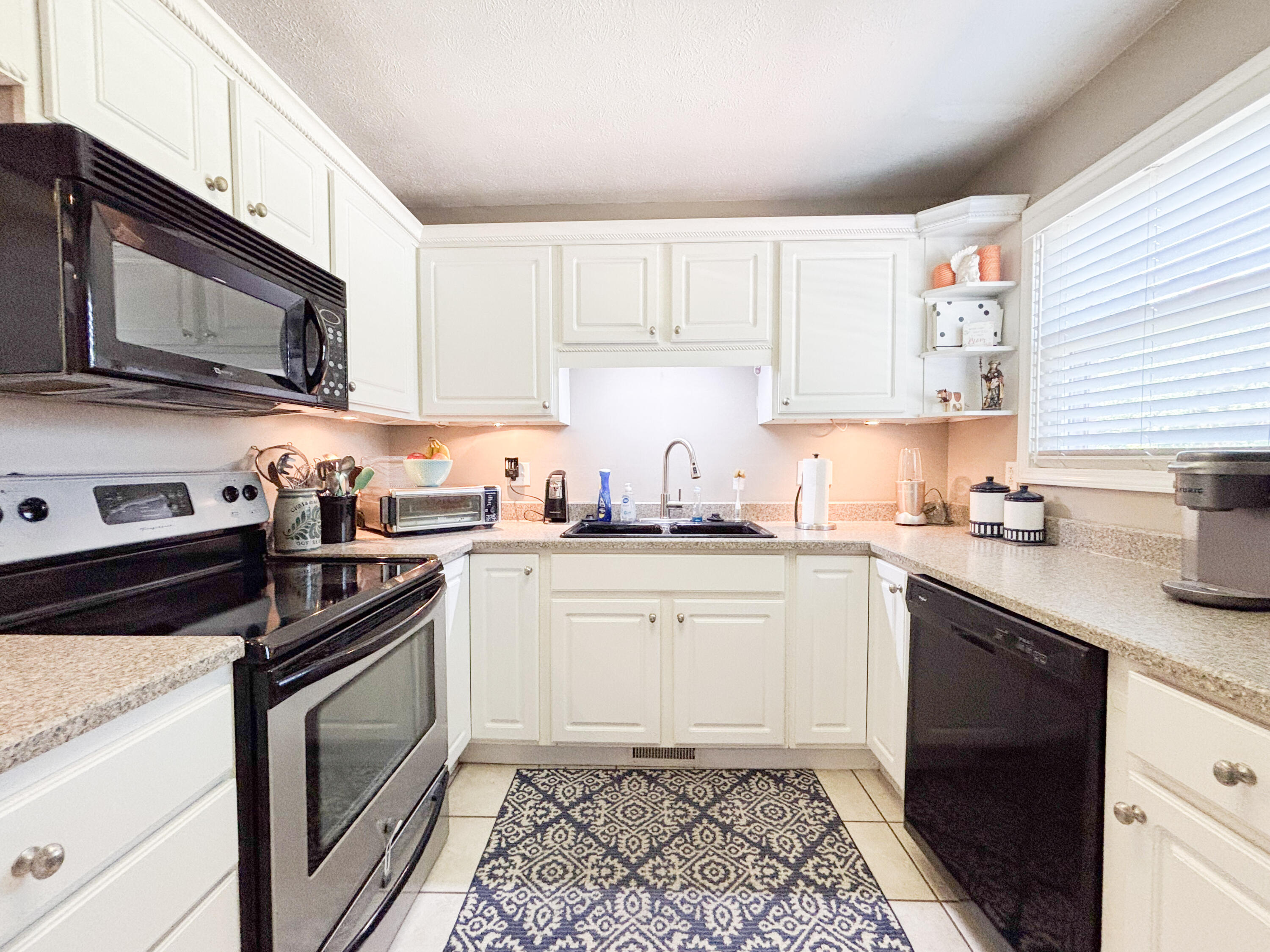 4280/4282 Forest Cove Property Photo 11
