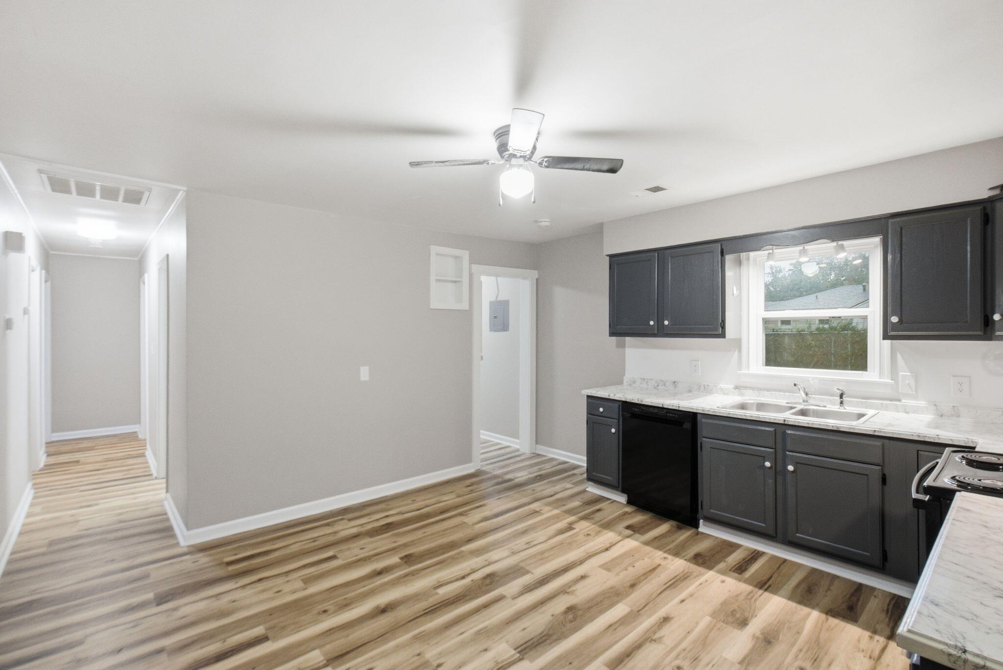 737 Greenbriar Drive Property Photo 10