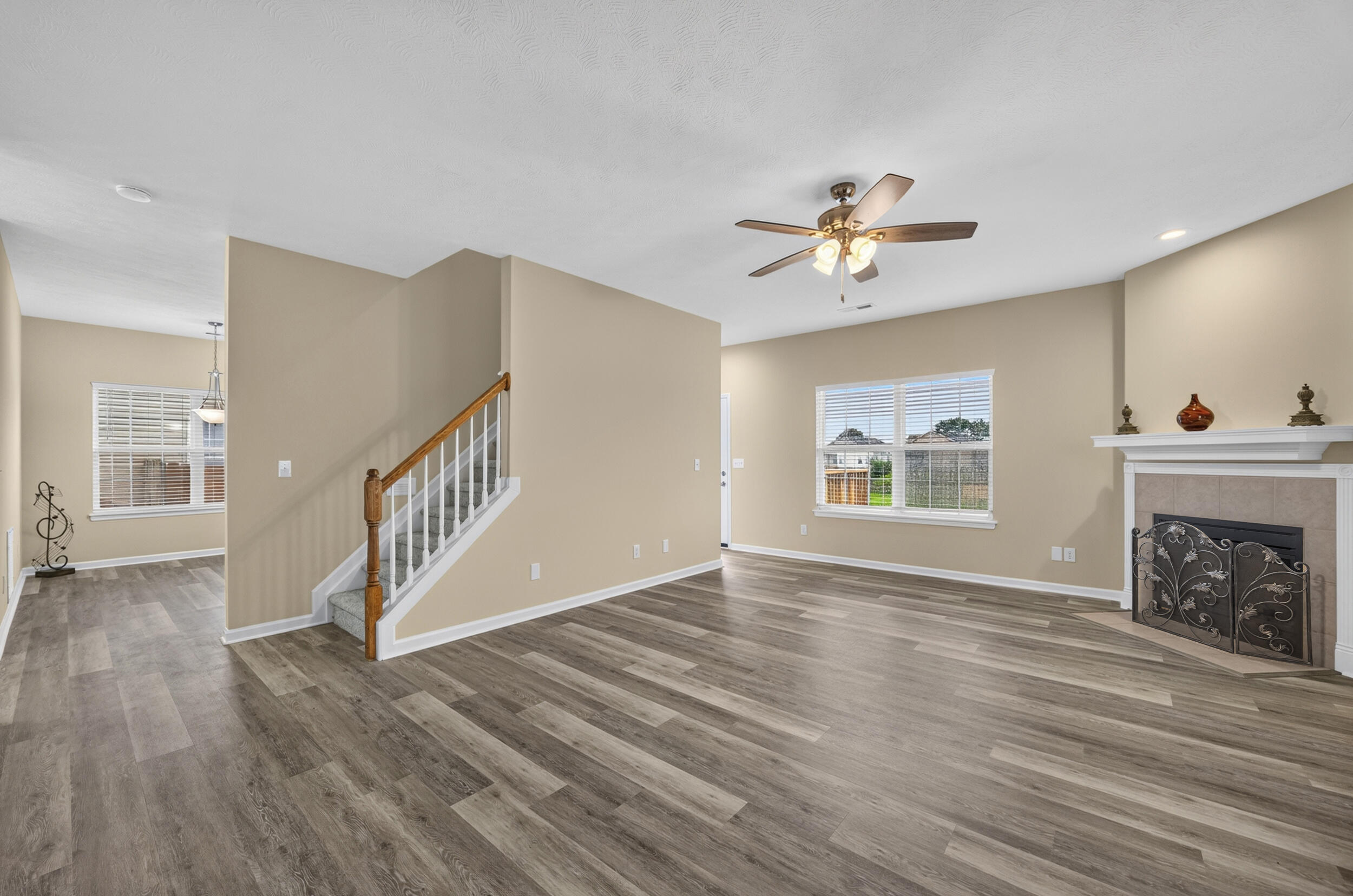 147 Serena Way Property Photo 11