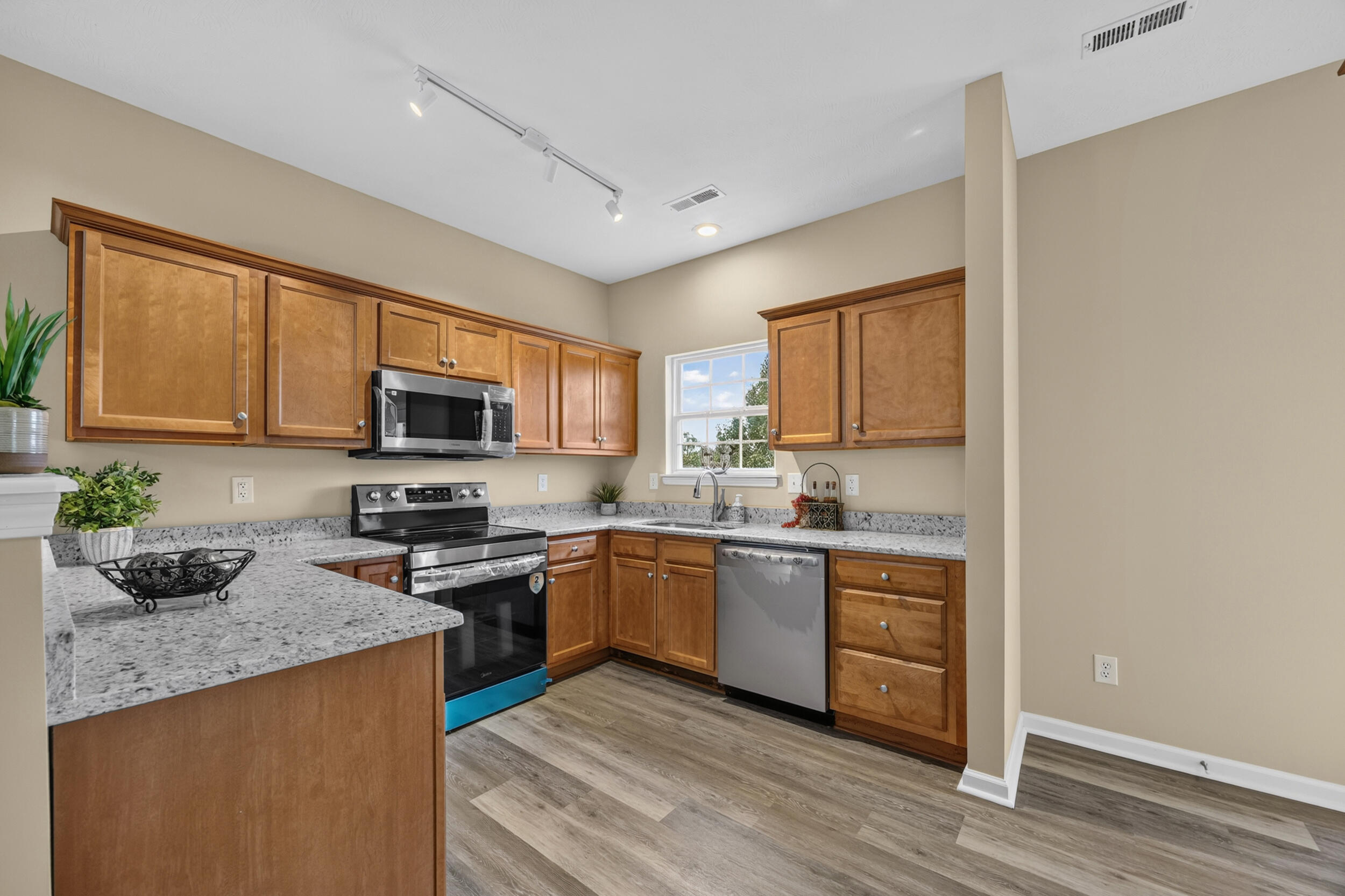 147 Serena Way Property Photo 14