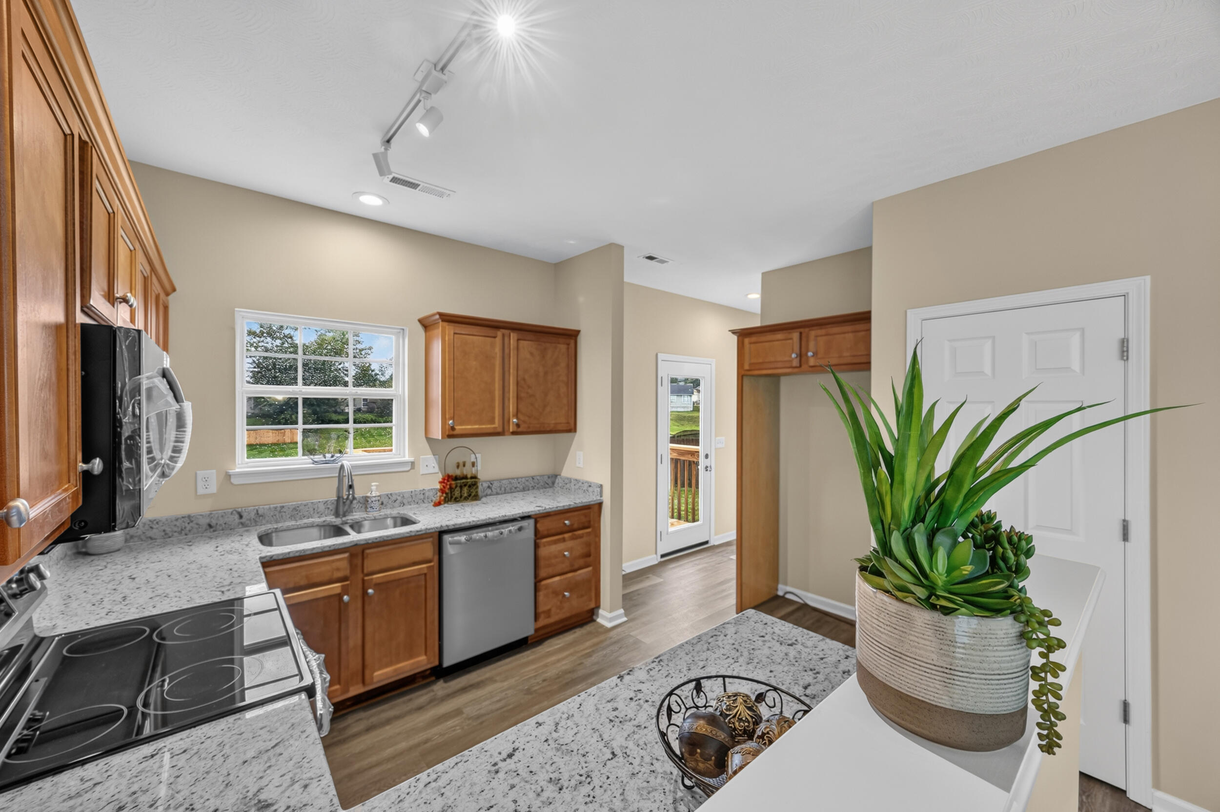 147 Serena Way Property Photo 15