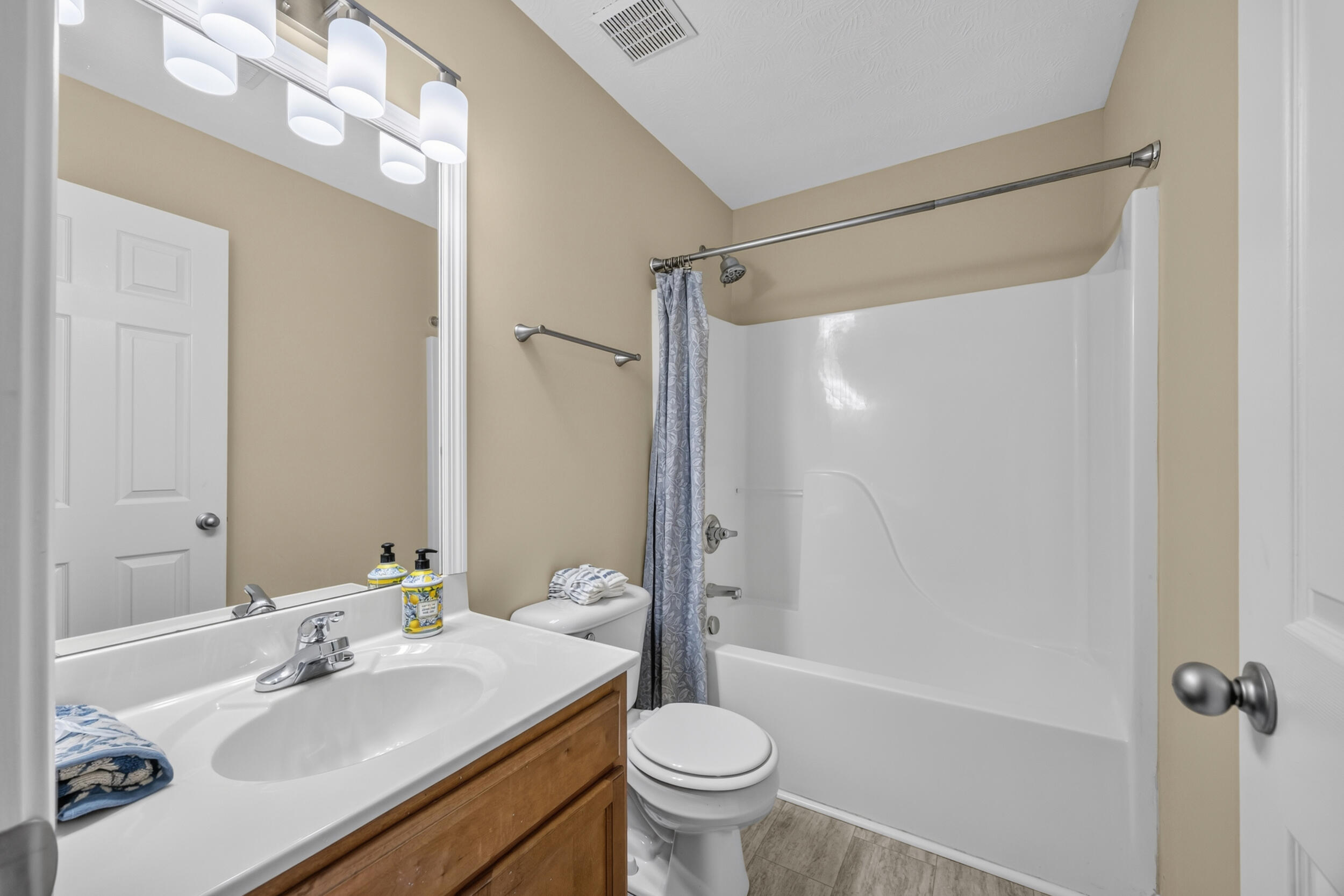 147 Serena Way Property Photo 29