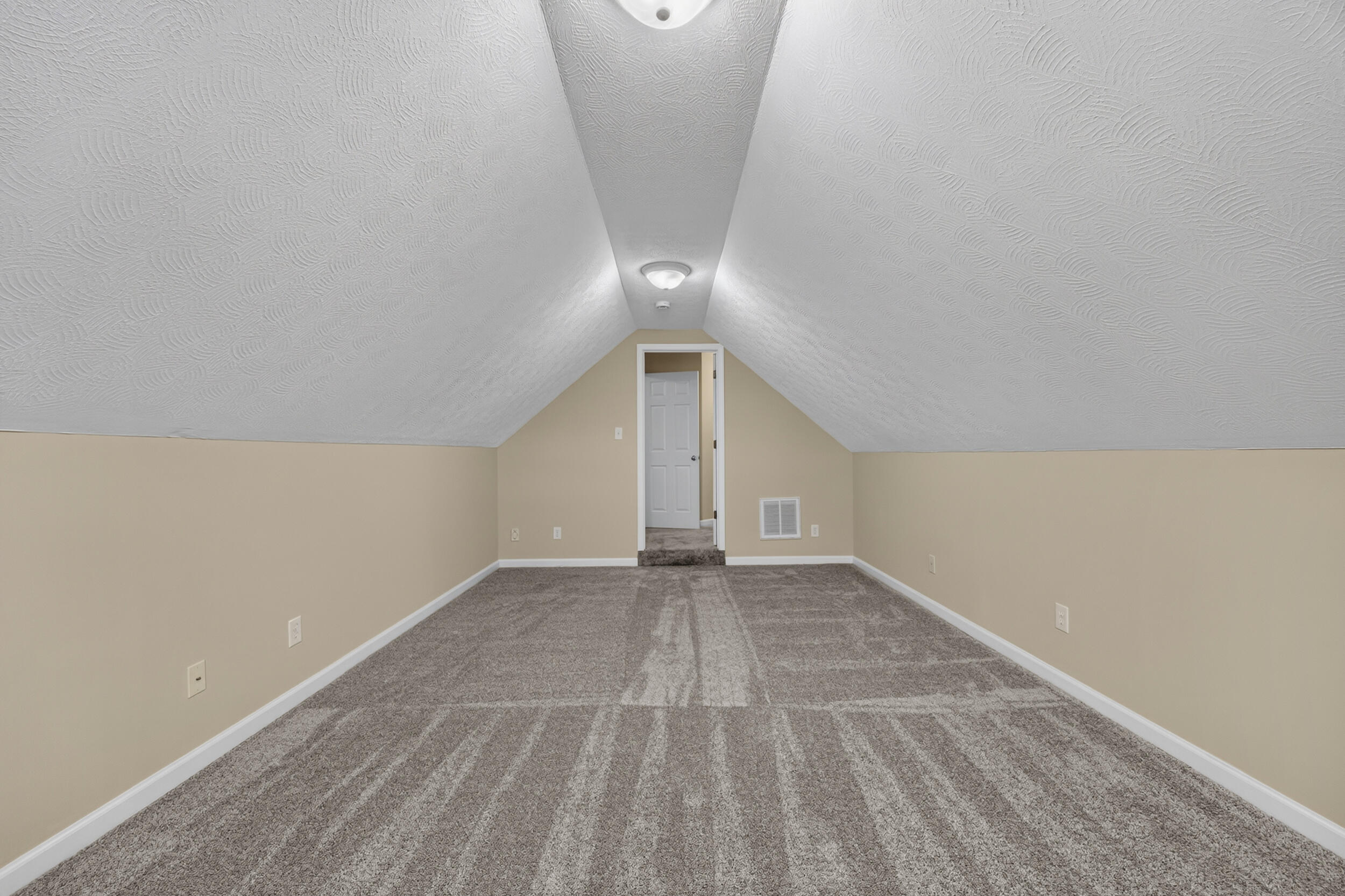 147 Serena Way Property Photo 32