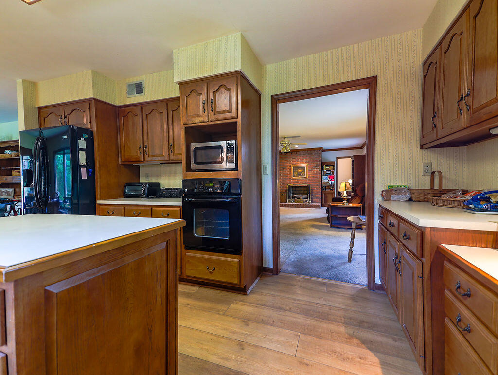 8804 Watterson Trail Property Photo 36