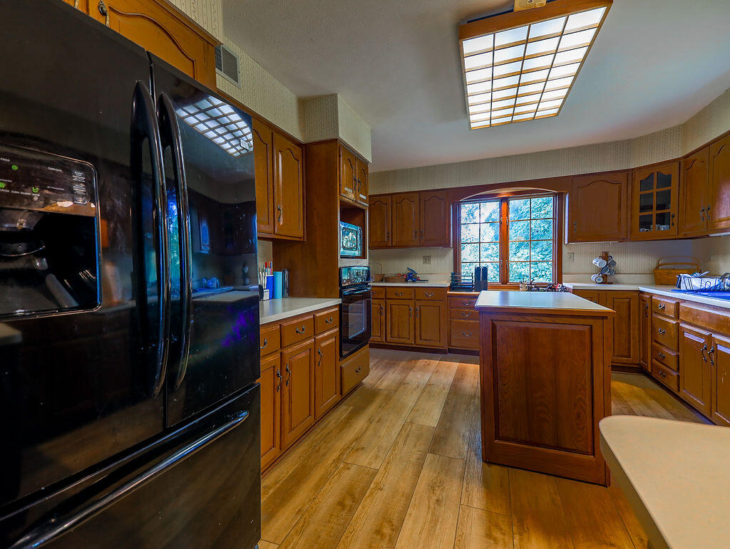 8804 Watterson Trail Property Photo 38