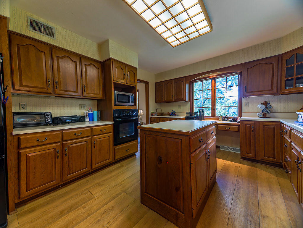8804 Watterson Trail Property Photo 74