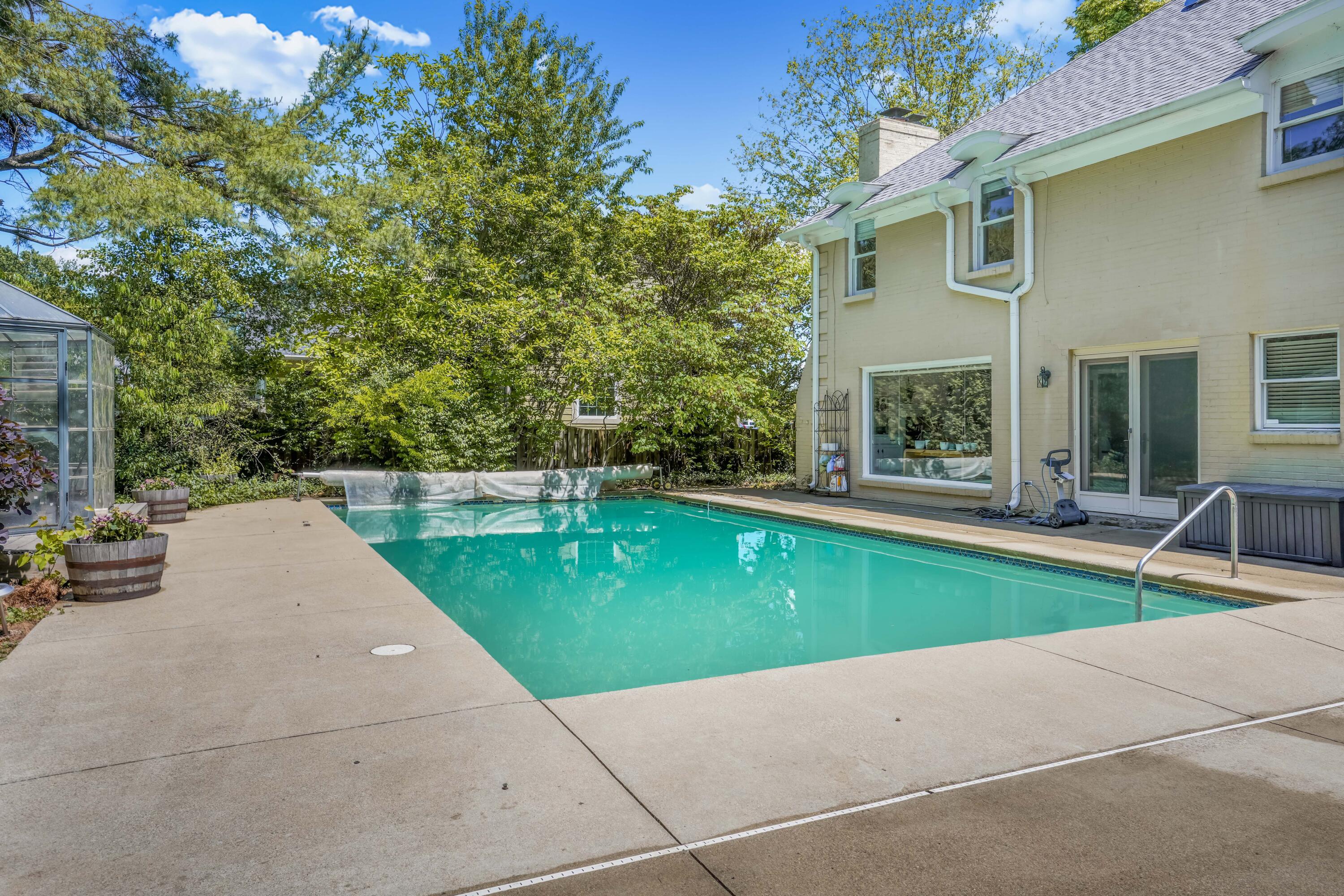 333 Lakeshore Drive Property Photo 46