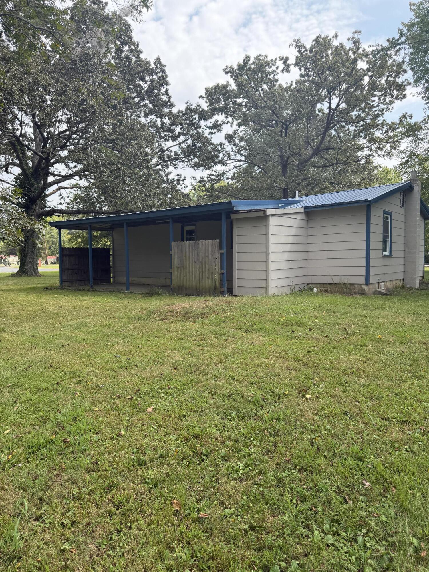 3021 Oaks Road Property Photo 16