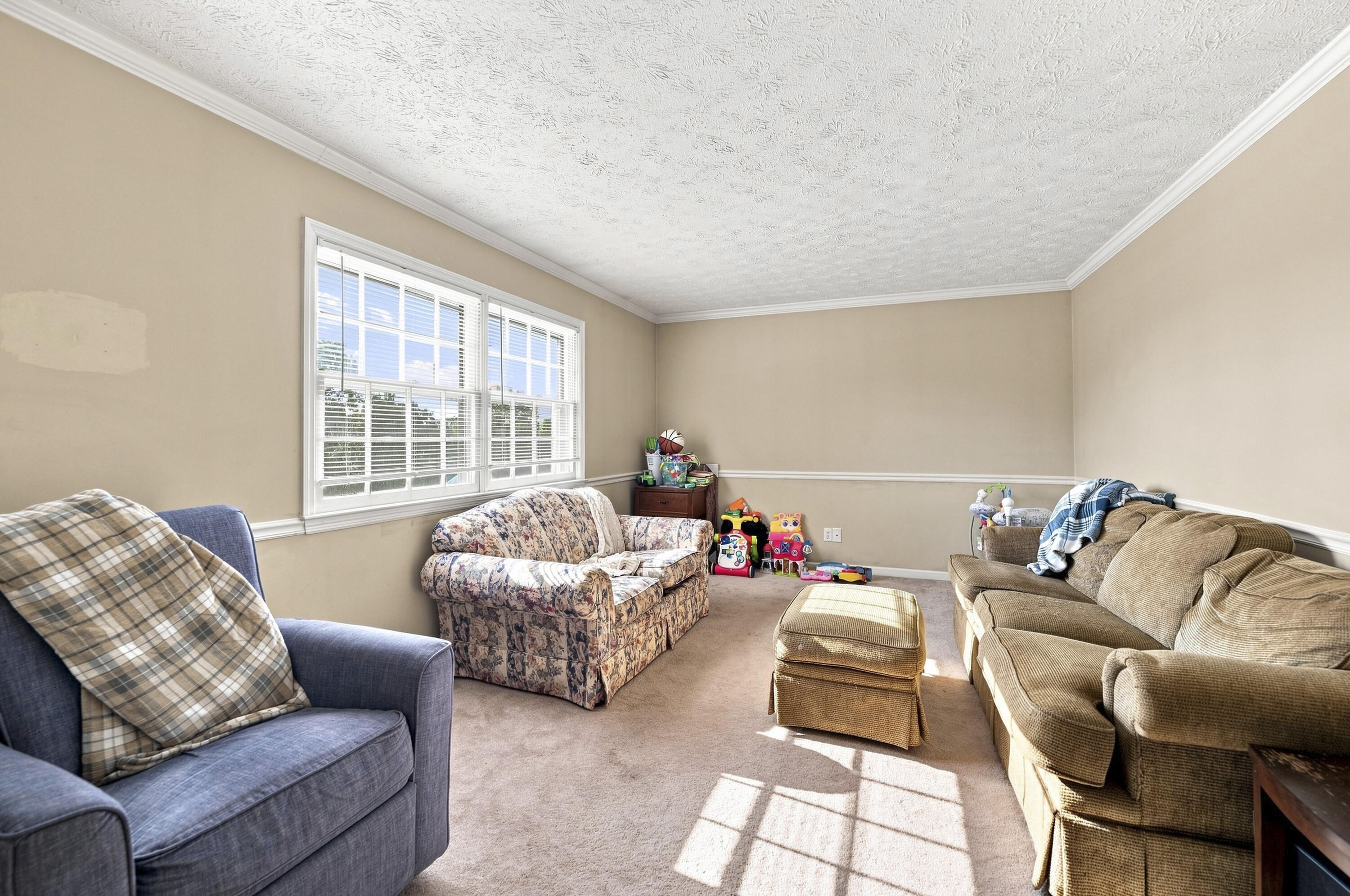 3909 Gladman Way Property Photo 7