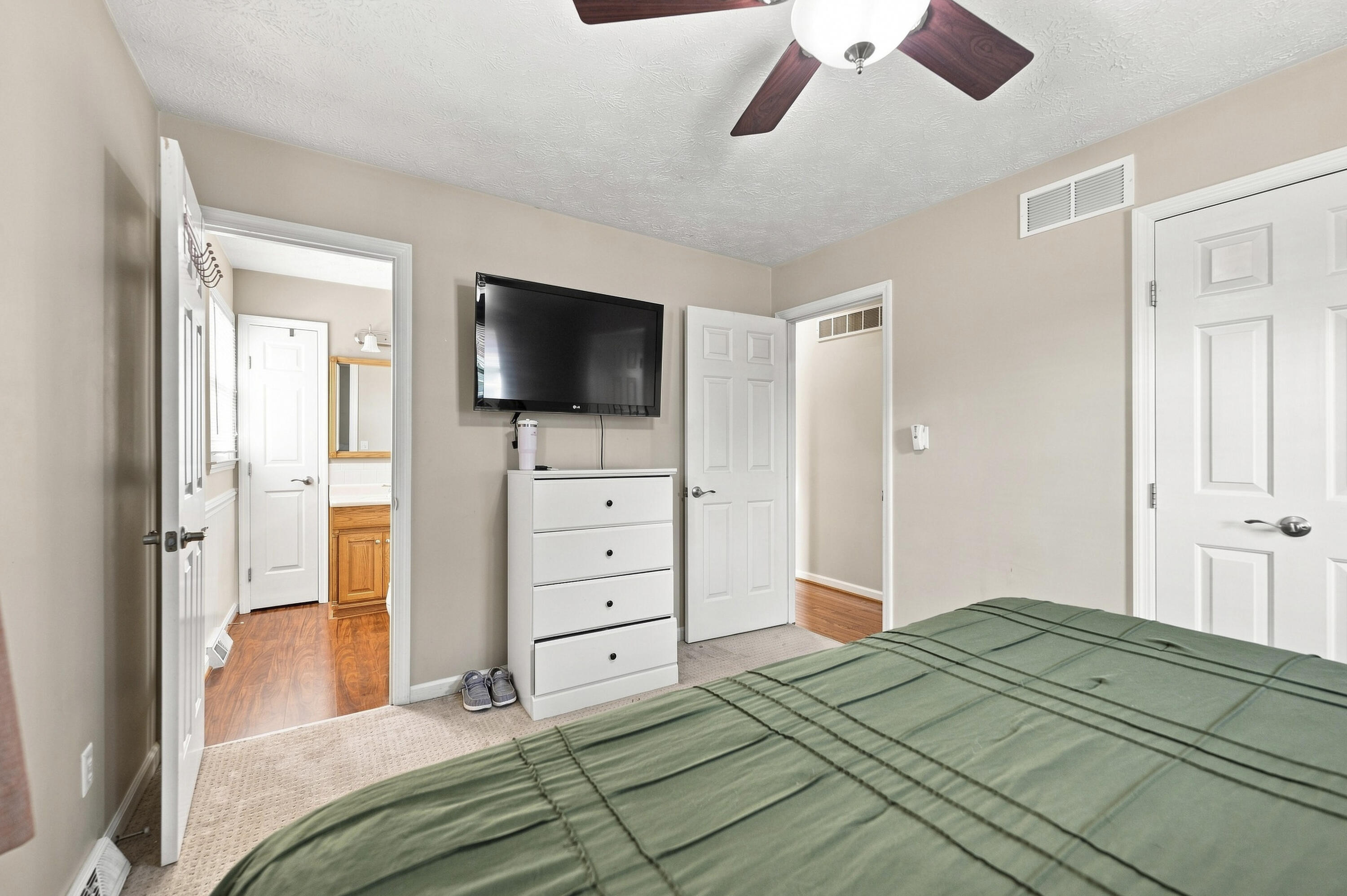 3909 Gladman Way Property Photo 15