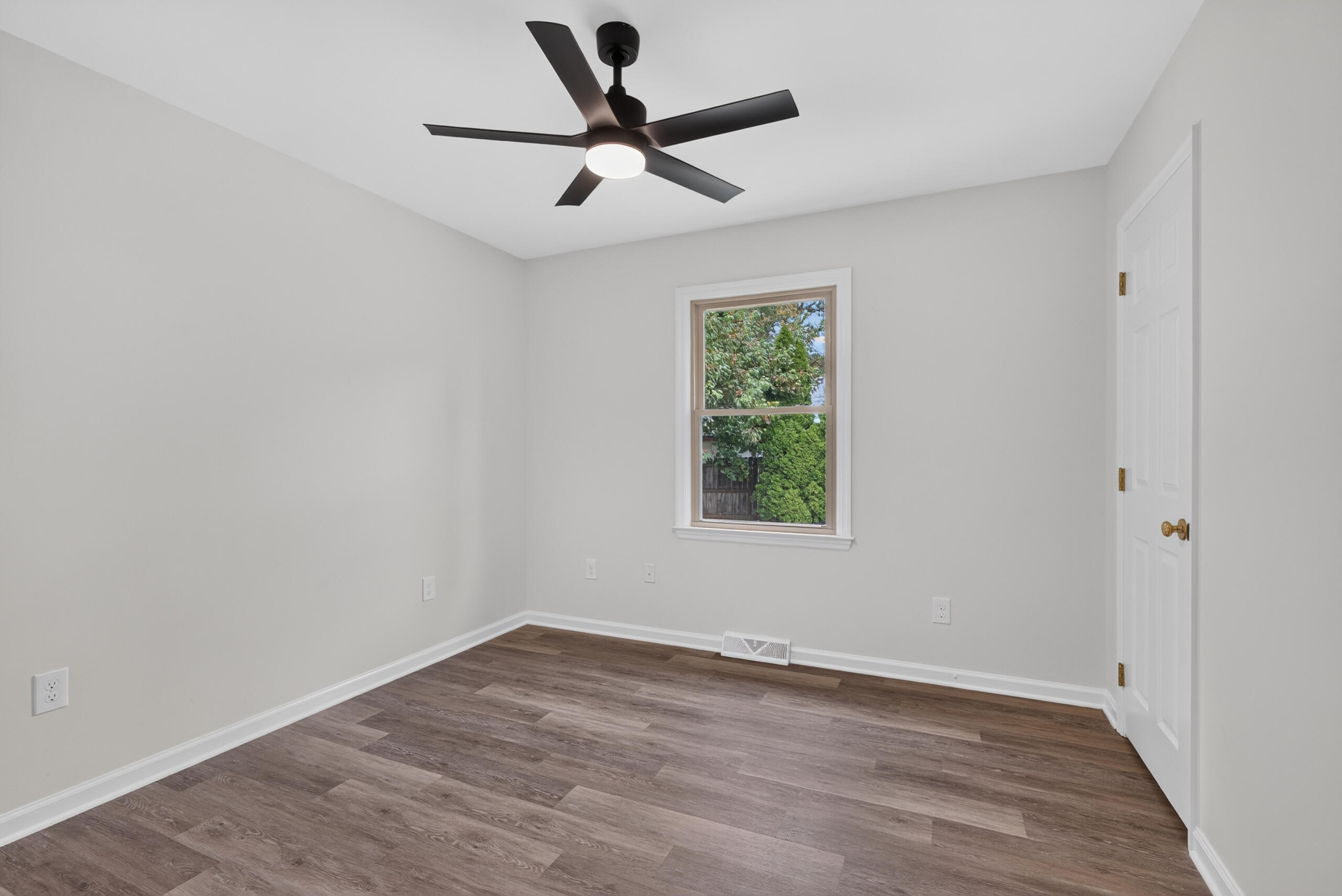 421 Merribrook Court Property Photo 25