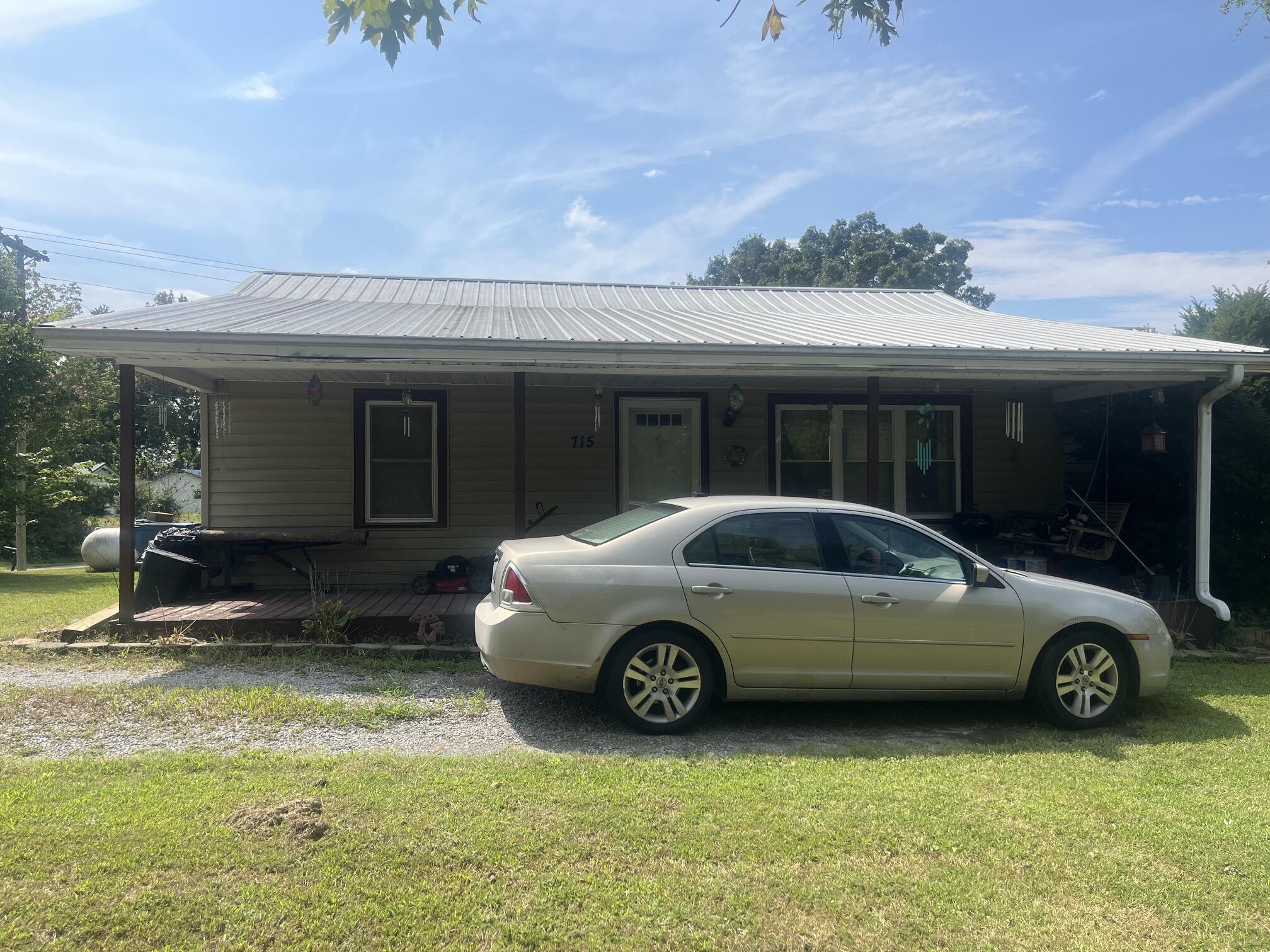 715 Cedar Grove Road Property Photo 3