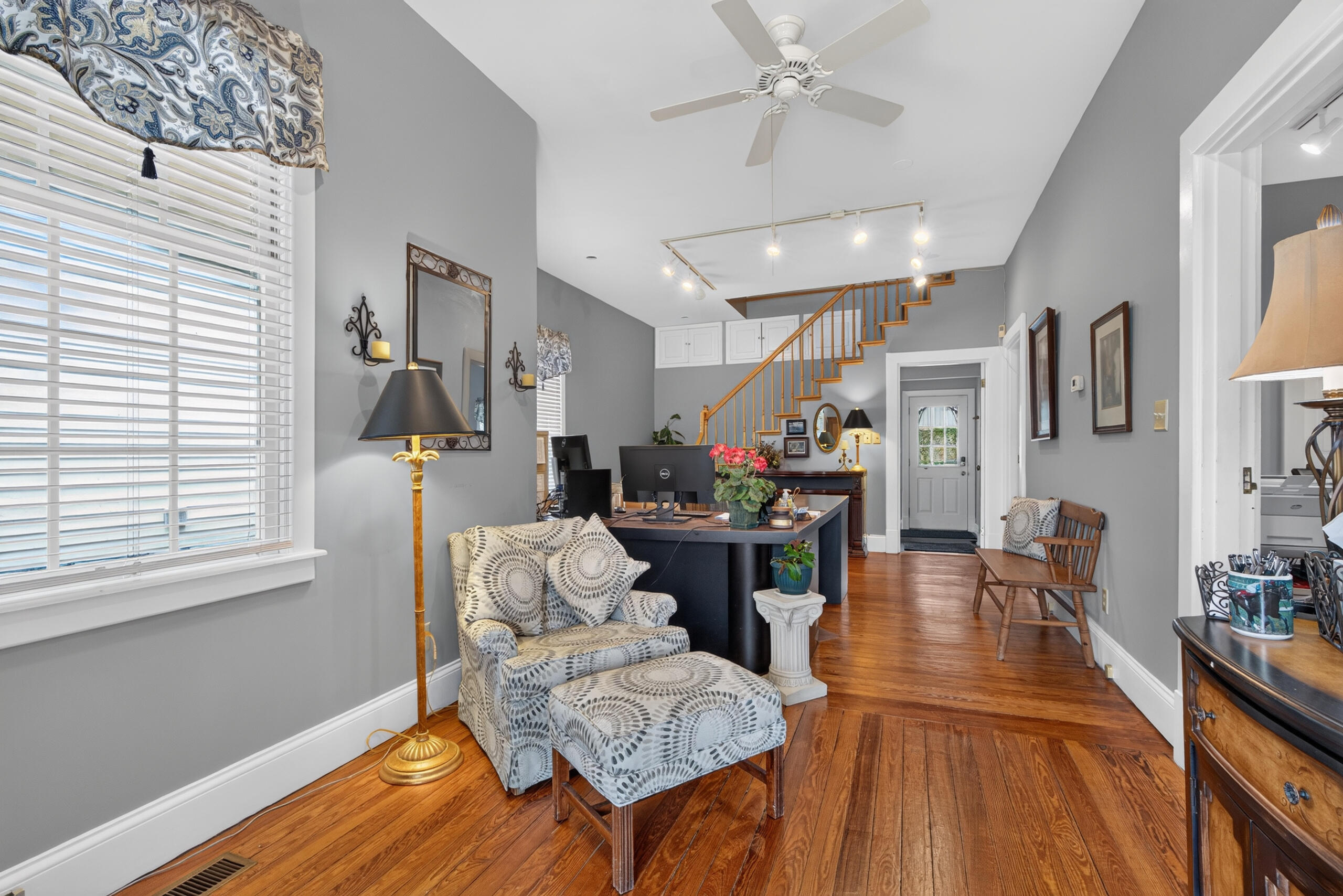 122 N Locust Street Property Photo 5