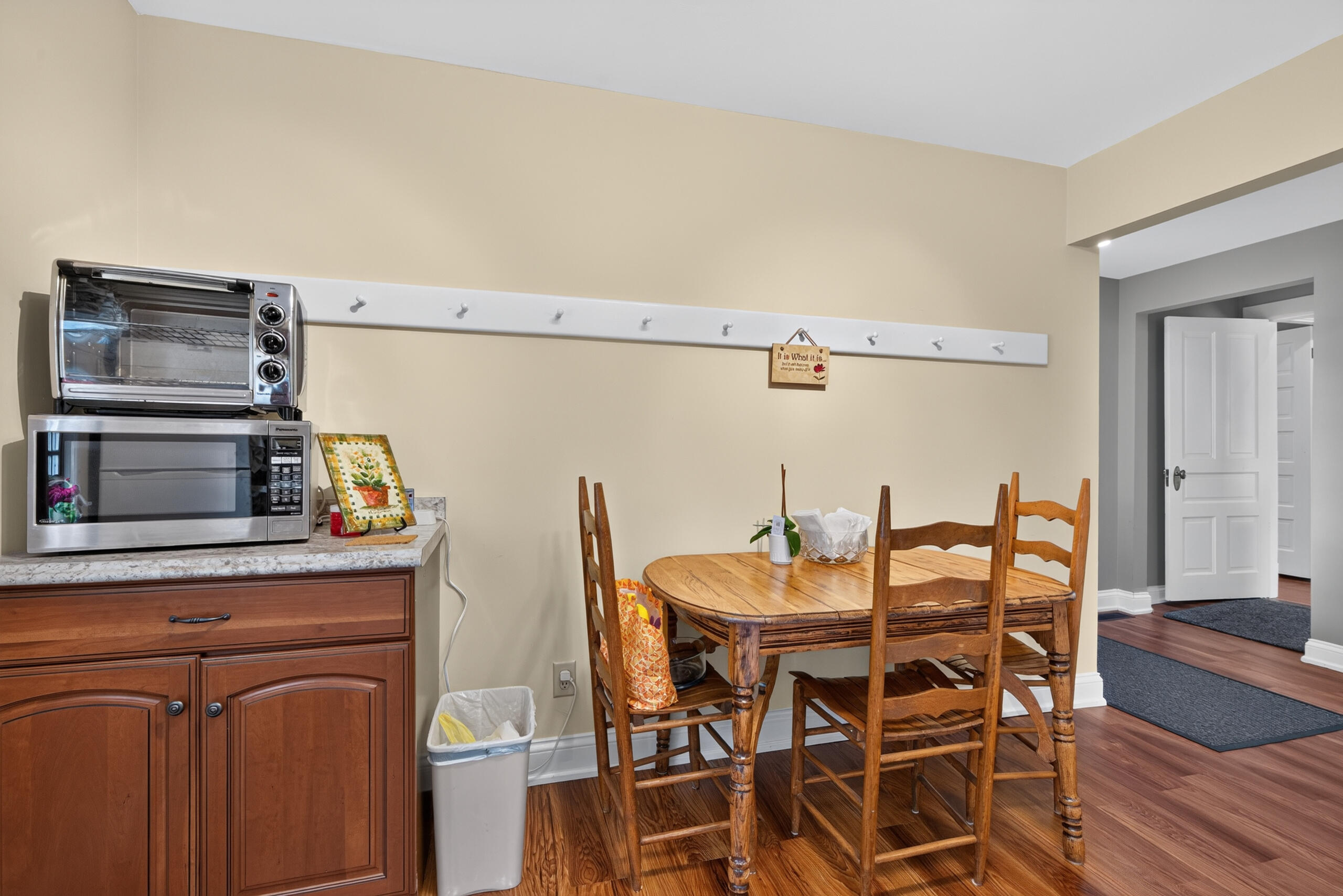 122 N Locust Street Property Photo 12