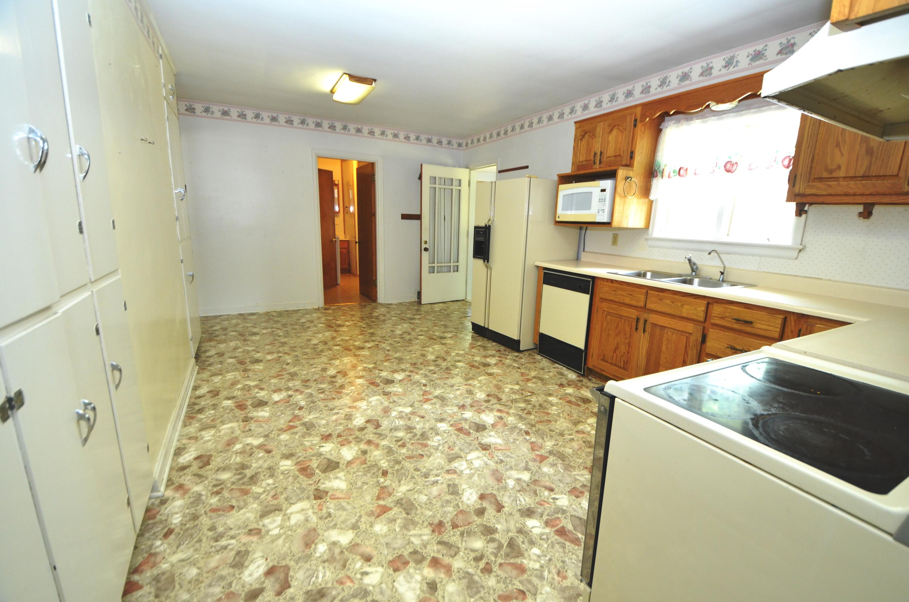 351 Bacon Court Property Photo 10