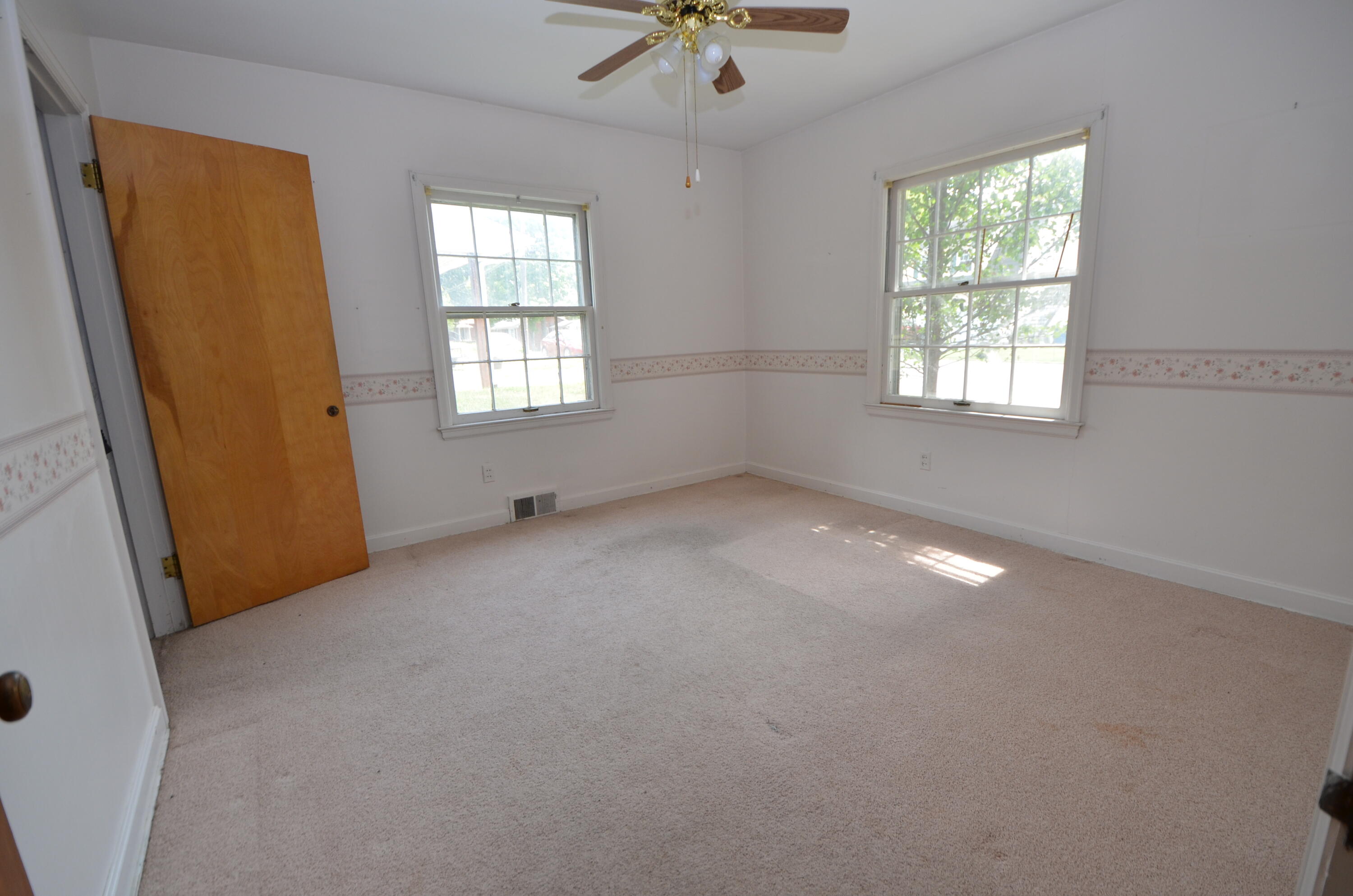 351 Bacon Court Property Photo 15