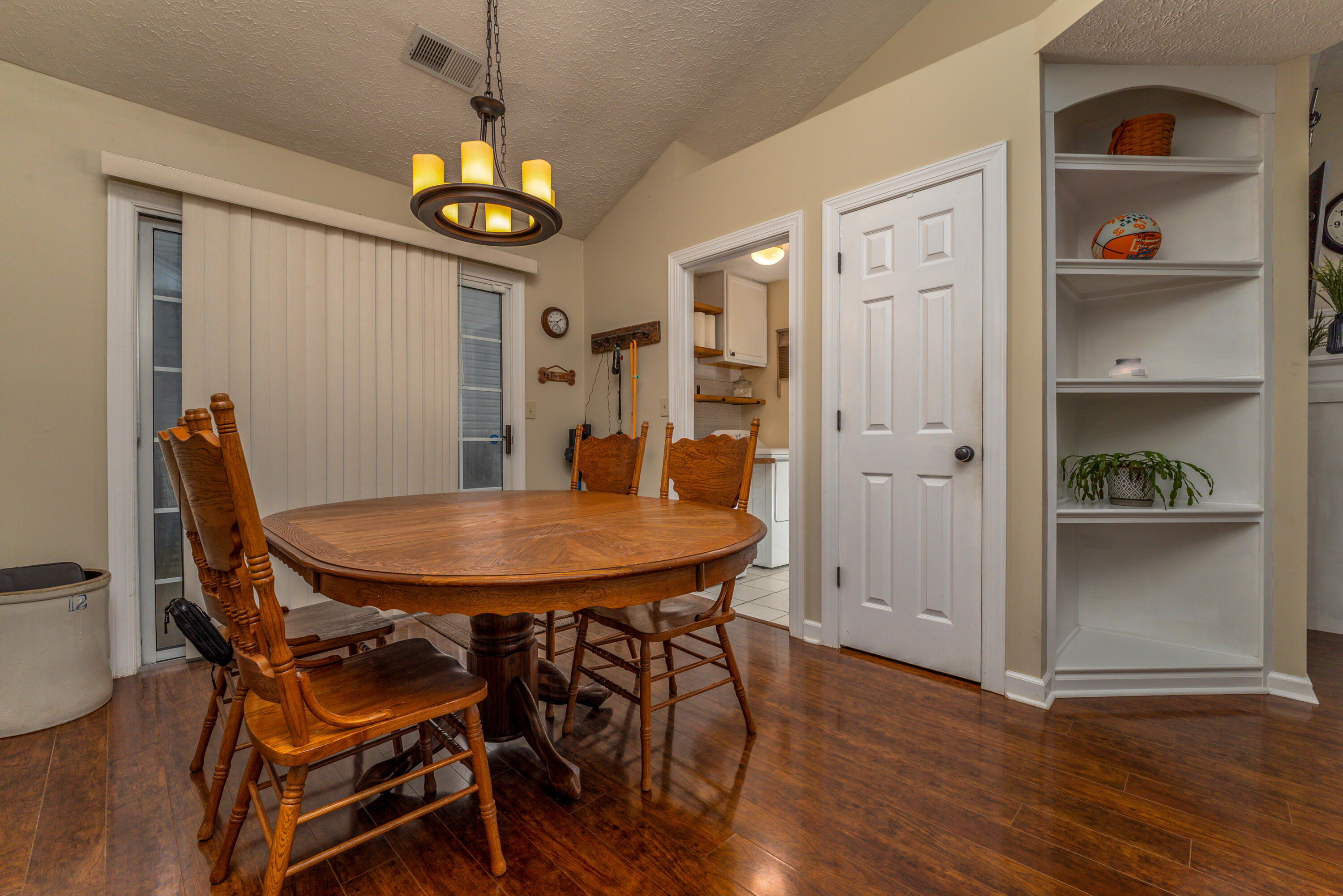 2304 Independence Court Property Photo 16