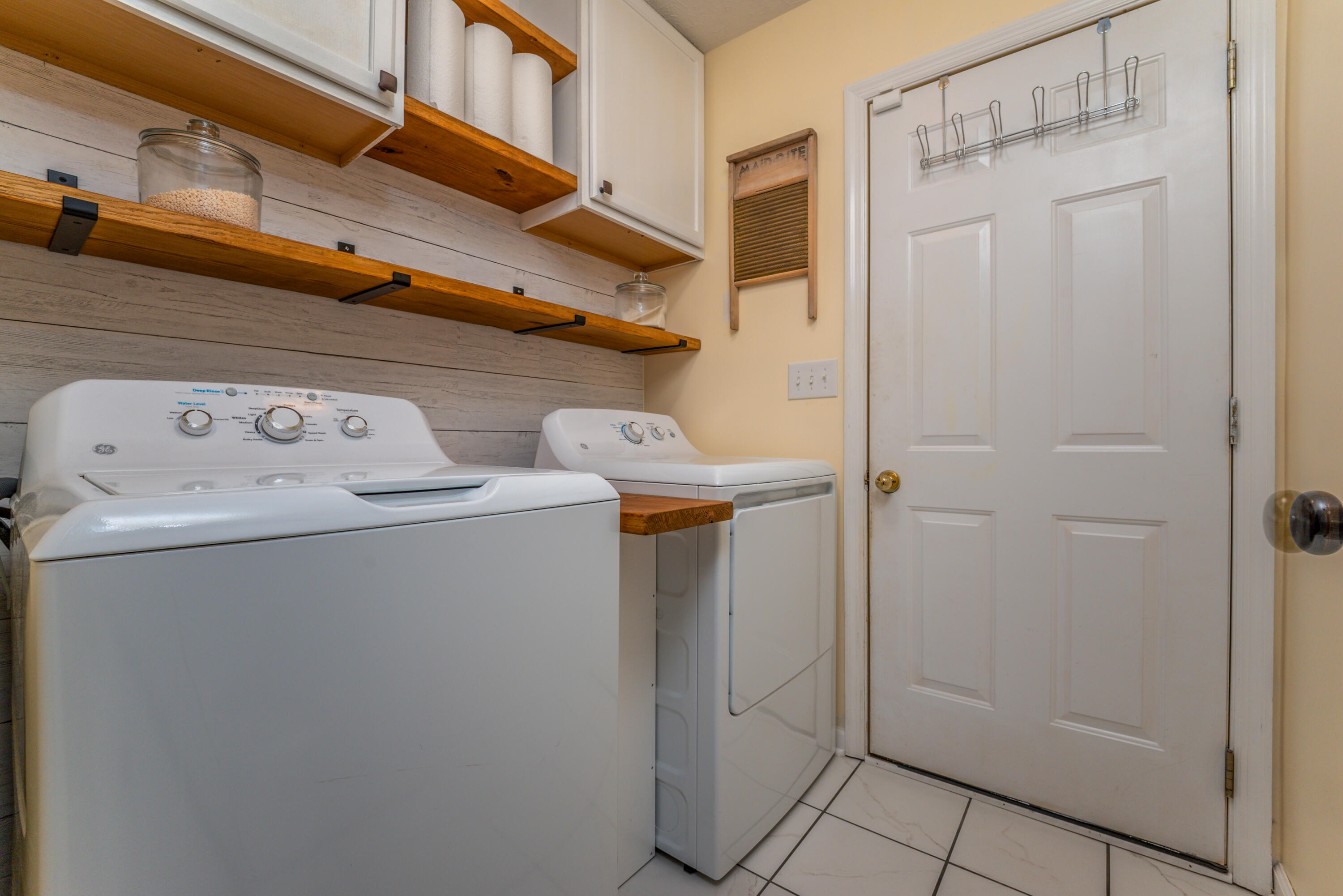 2304 Independence Court Property Photo 23