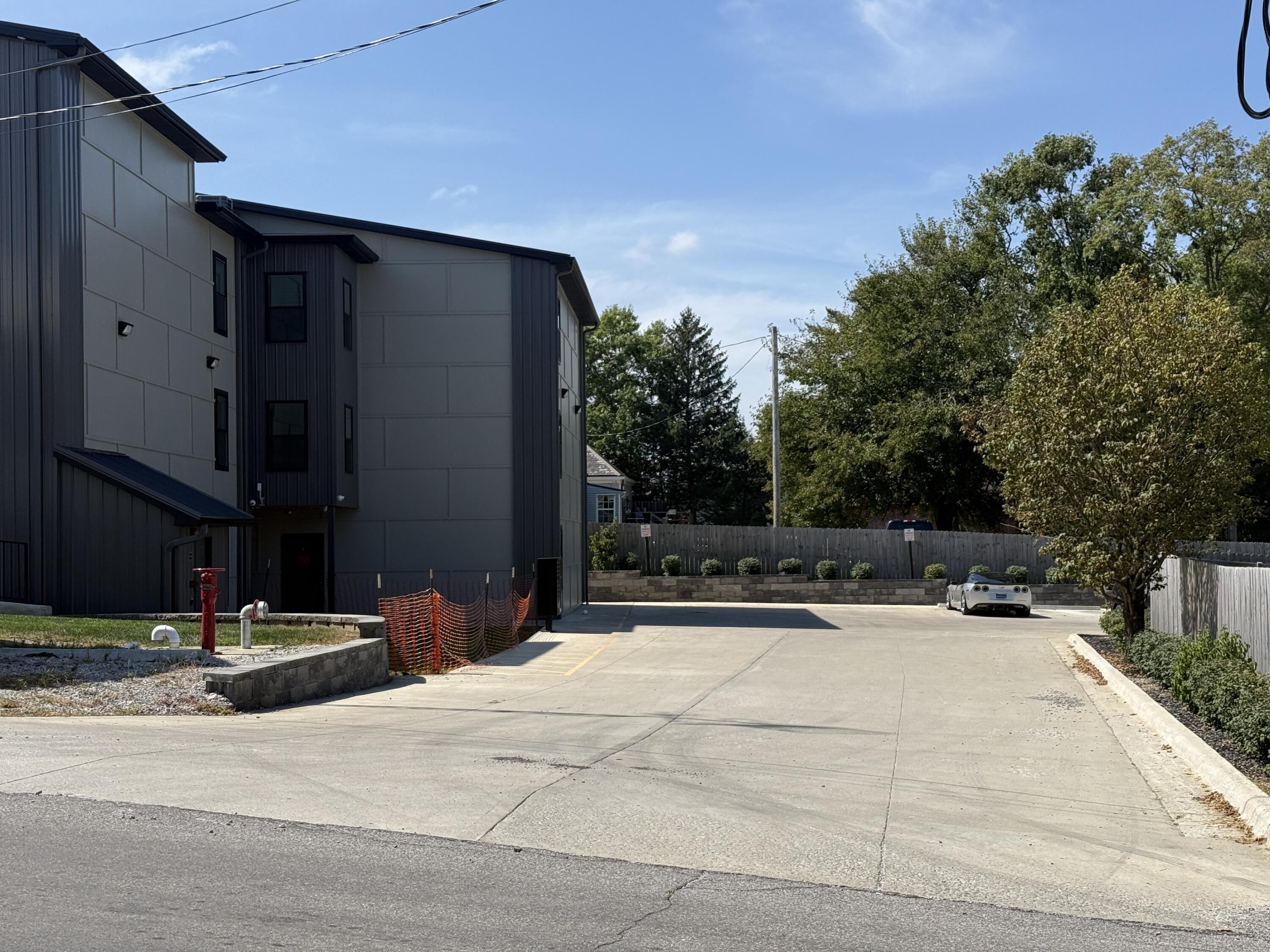 2007 S Main Street Property Photo 3