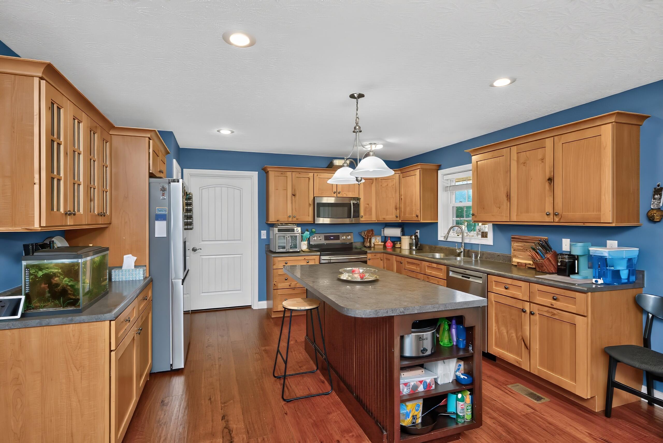 1051 Highway 746 Property Photo 11