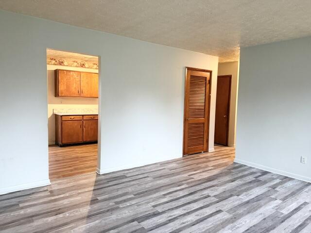 1980 Greenleaf Drive Property Photo 4
