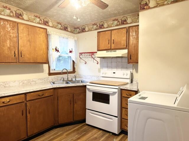1980 Greenleaf Drive Property Photo 9