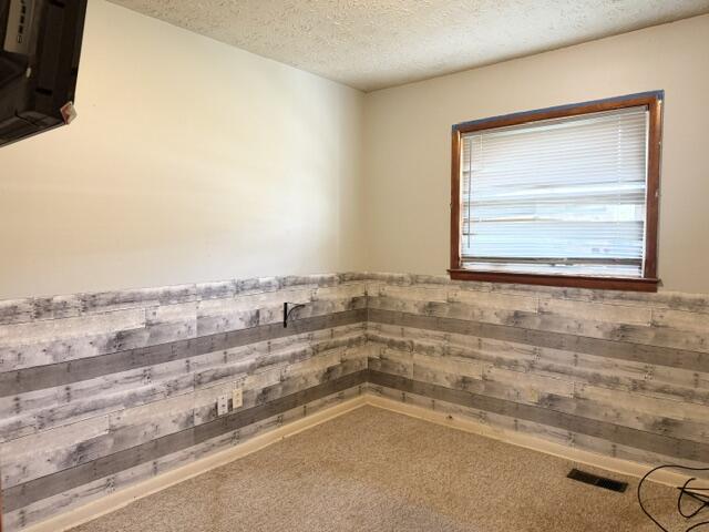 1980 Greenleaf Drive Property Photo 11