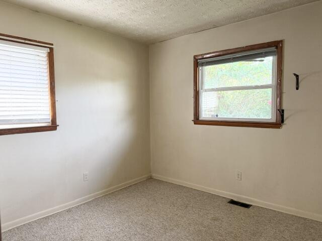 1980 Greenleaf Drive Property Photo 13