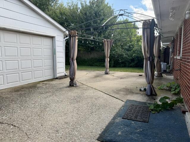1980 Greenleaf Drive Property Photo 19