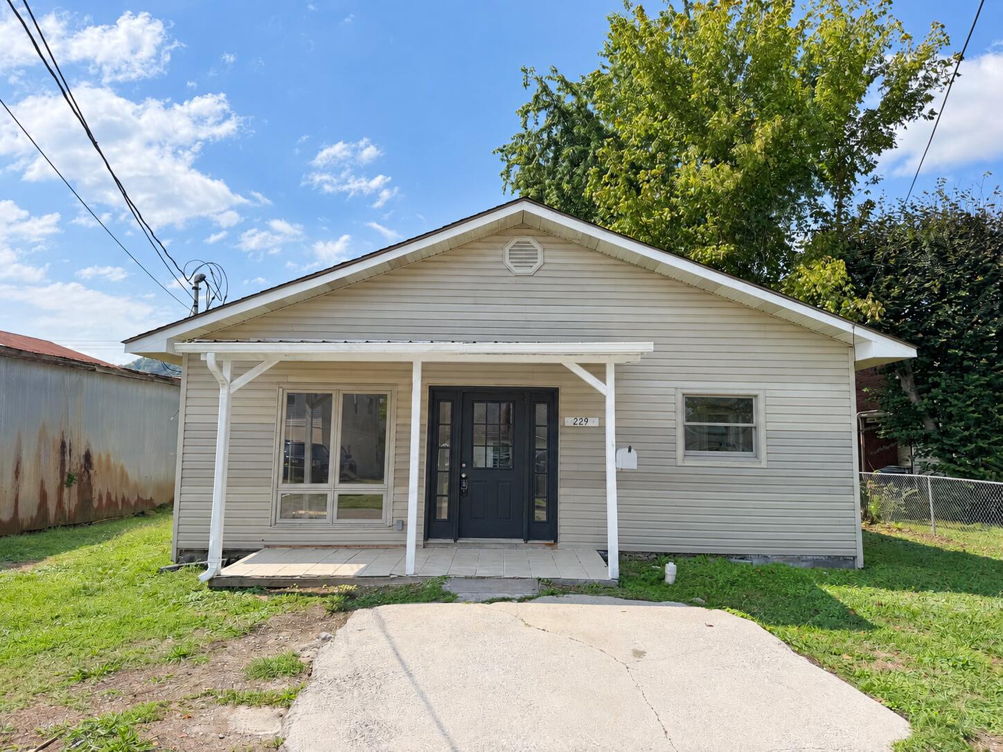 229 1st Street Property Photo 1