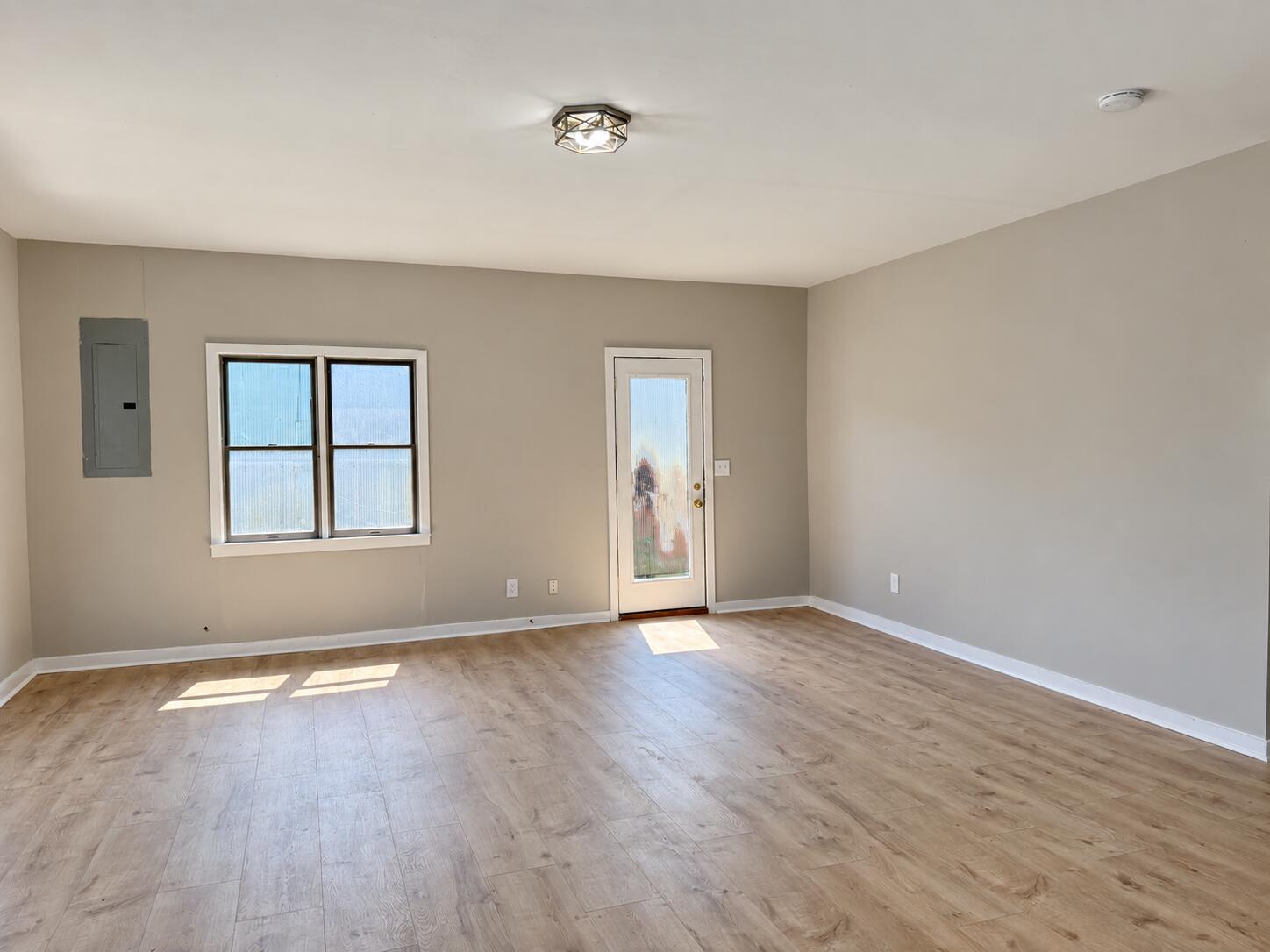 229 1st Street Property Photo 4