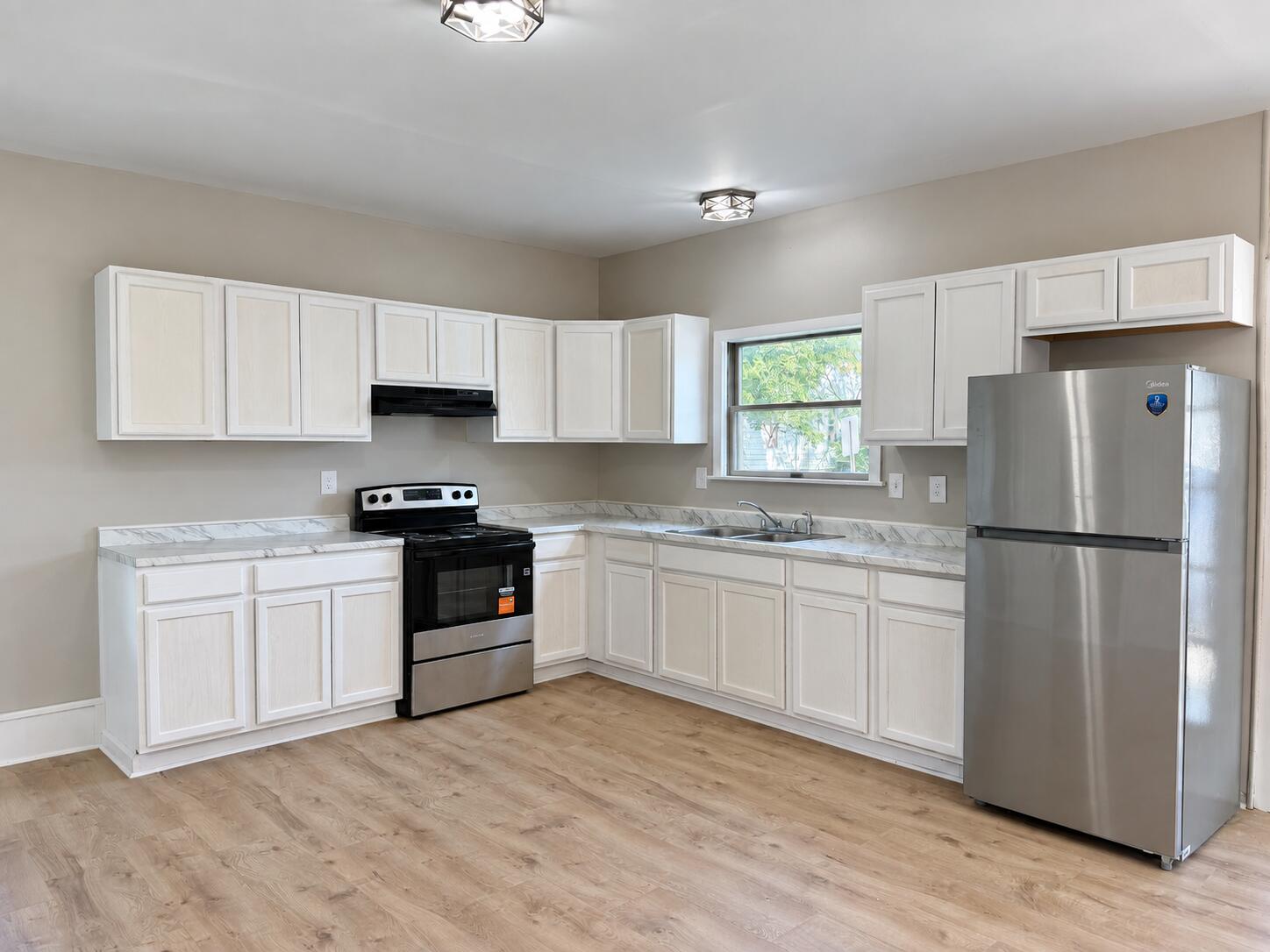 229 1st Street Property Photo 6
