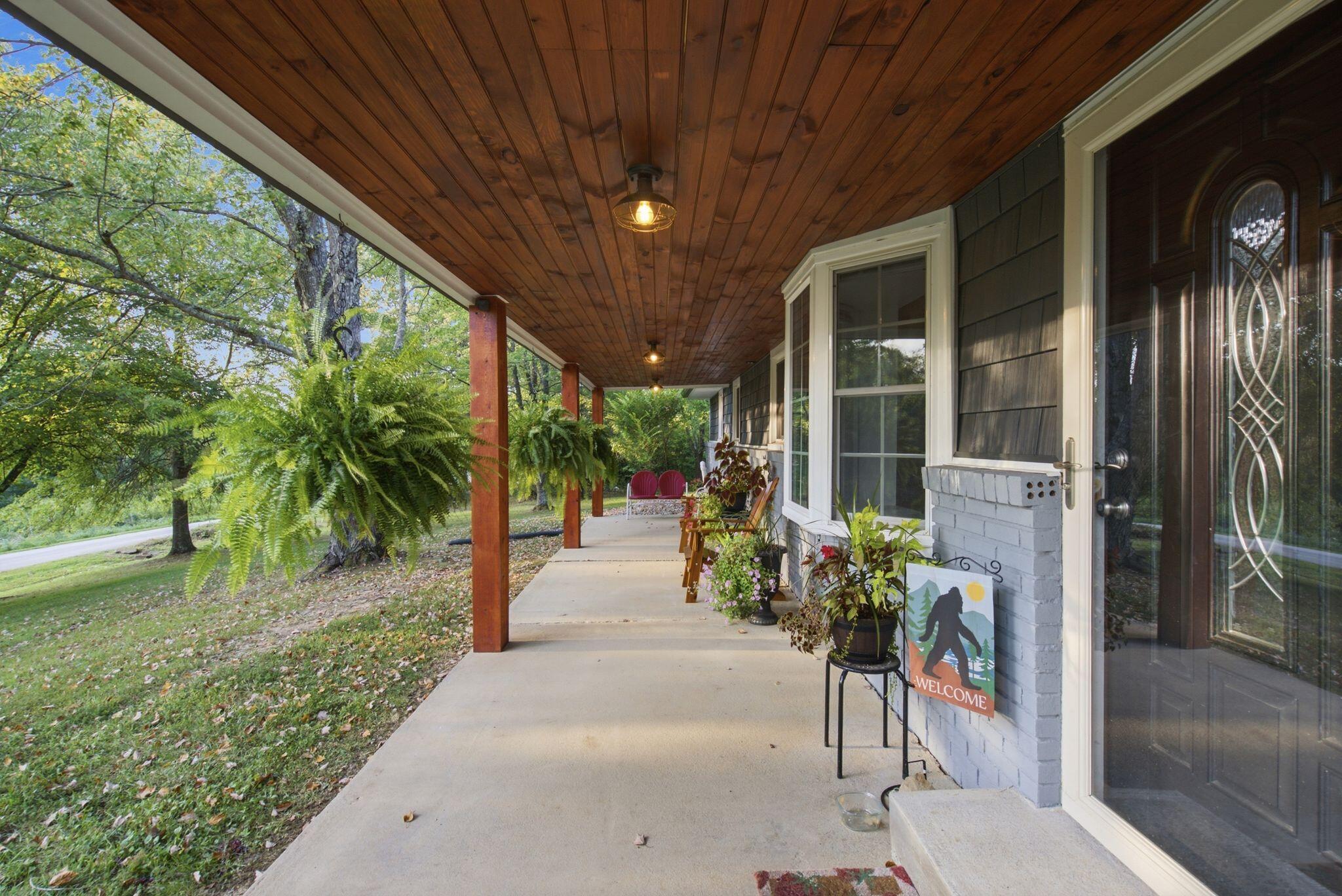 423 Alexander Drive Property Photo 6