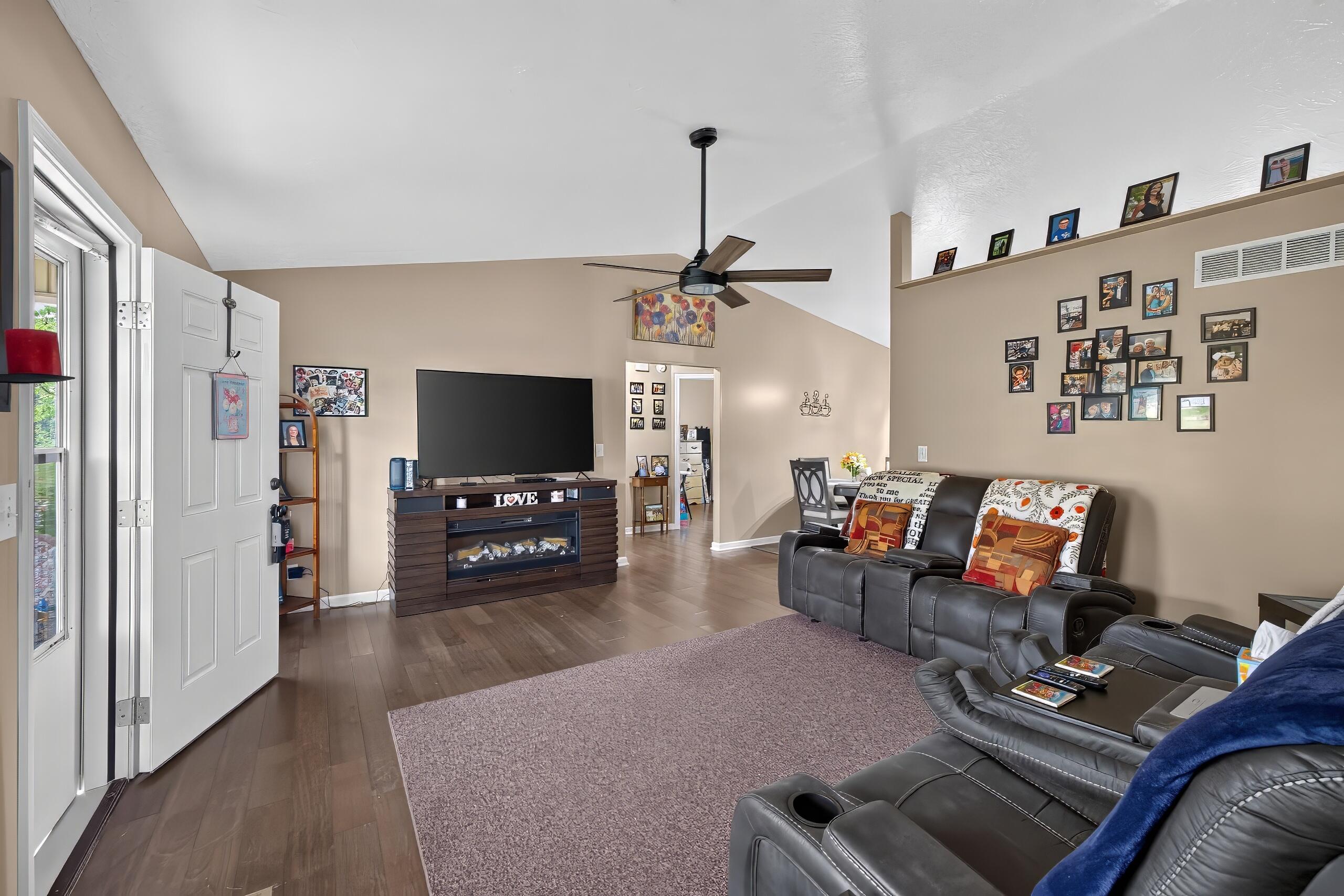 514 Jamie Ridge Drive Property Photo 6