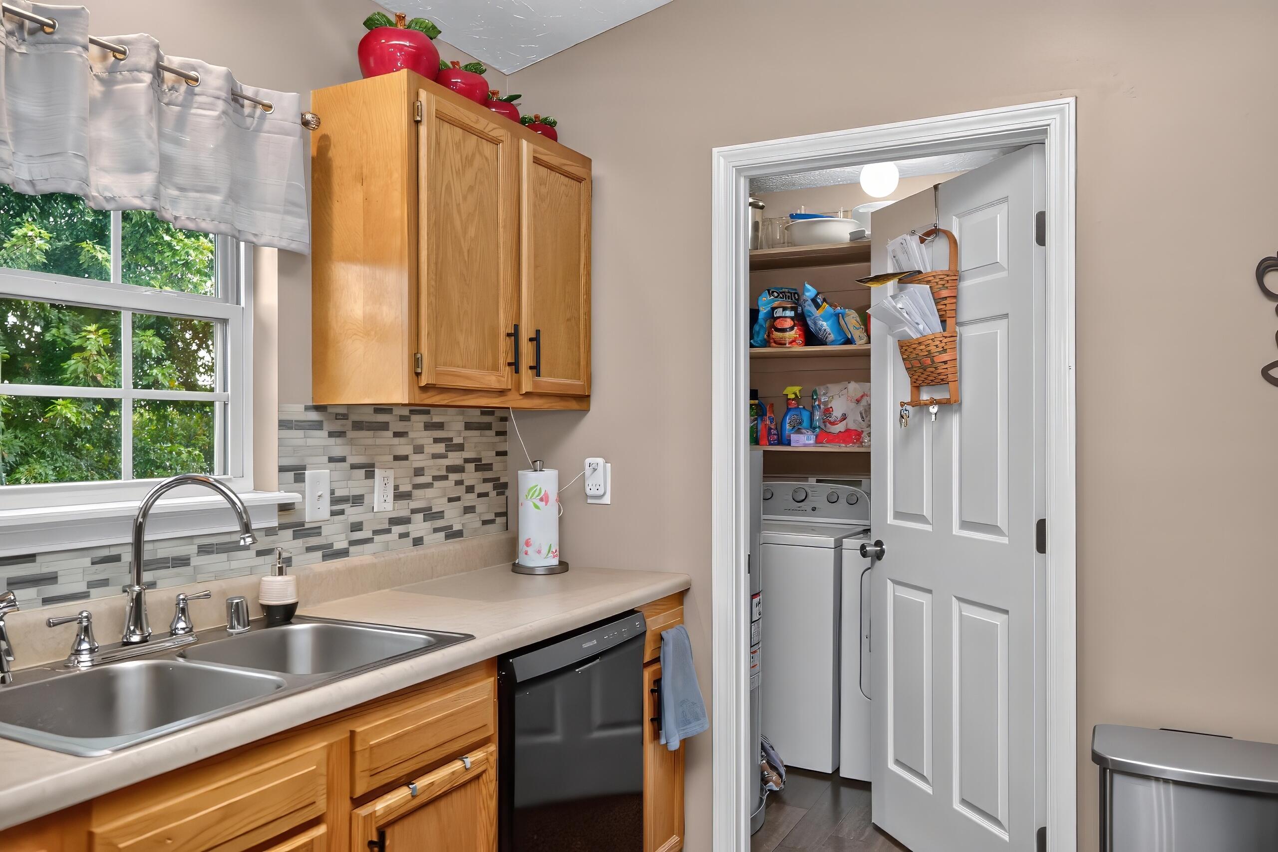 514 Jamie Ridge Drive Property Photo 14