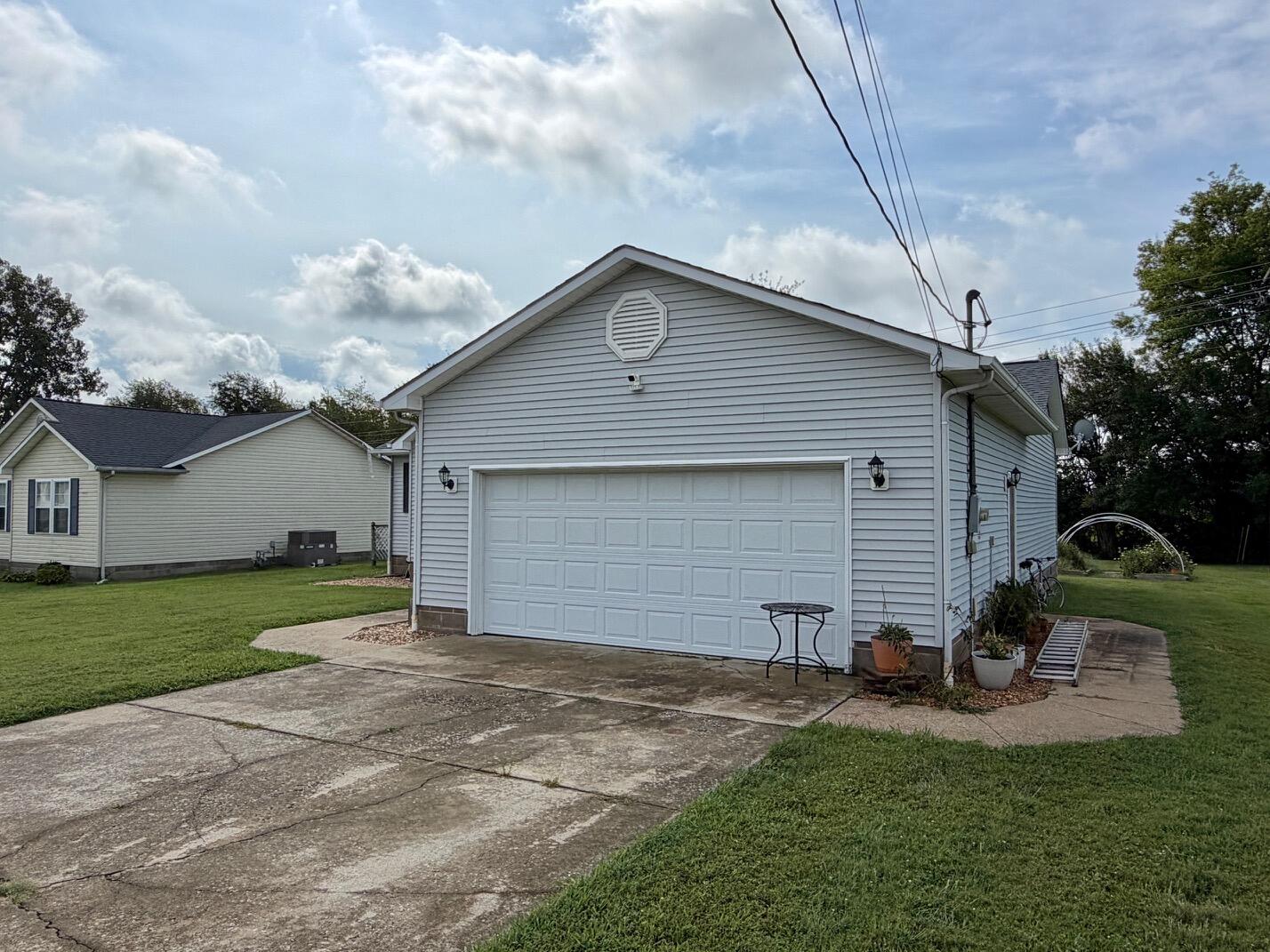 1376 Thornapple Drive Property Photo 3