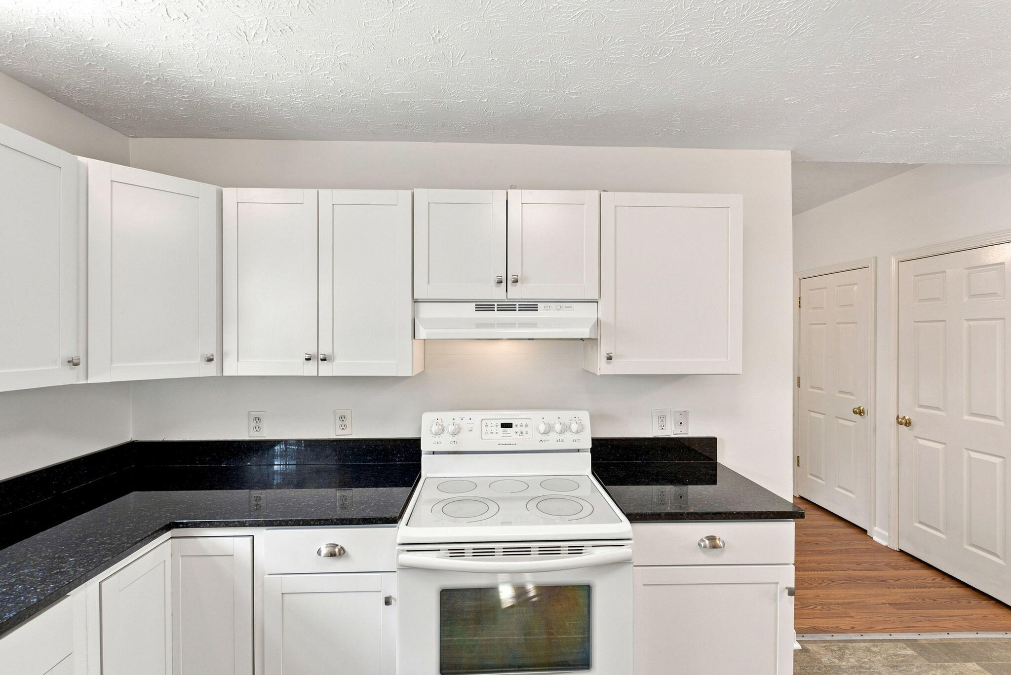 640 Jackson Street Property Photo 14