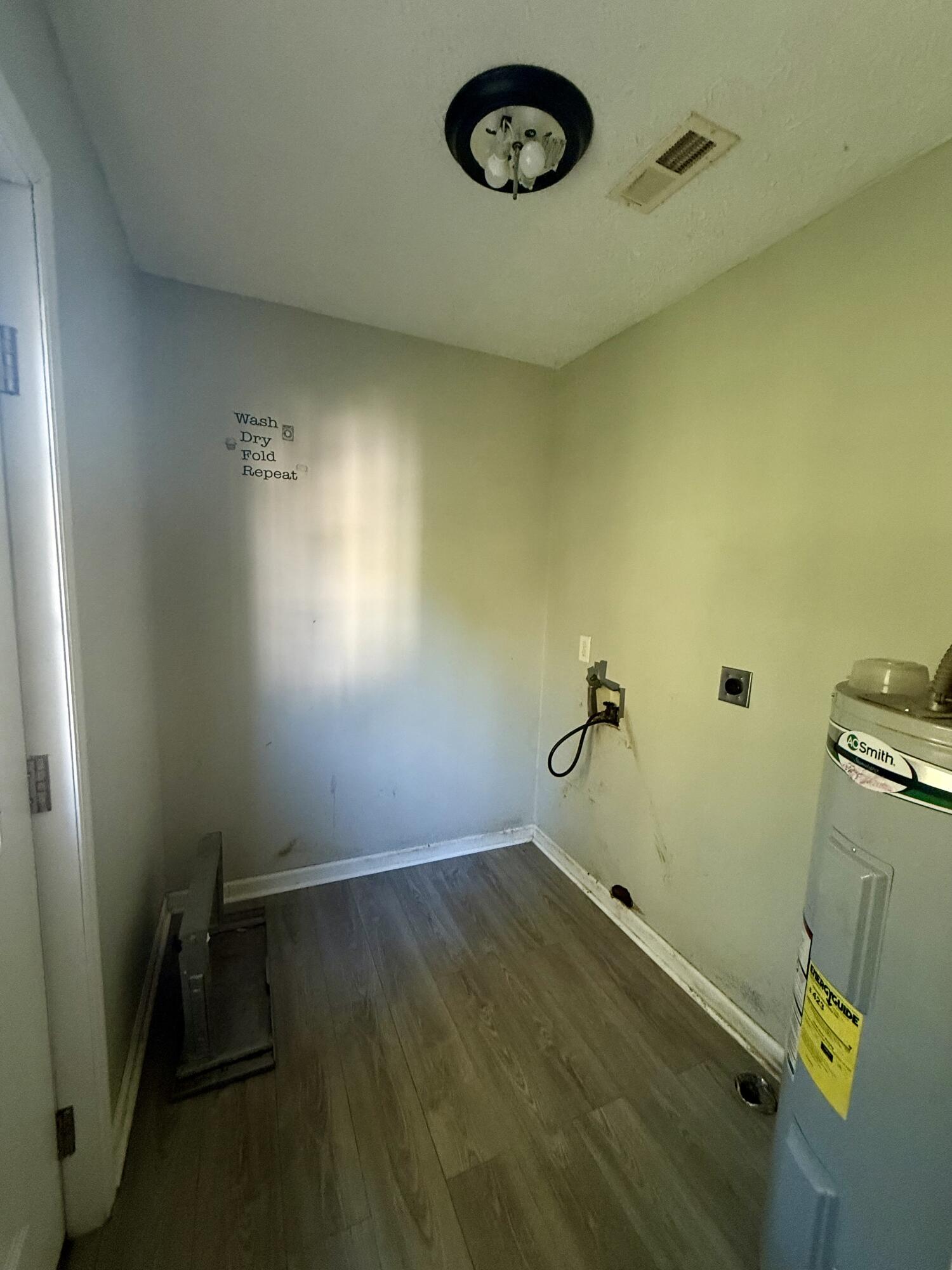 1225 S Irvine Road Property Photo 7