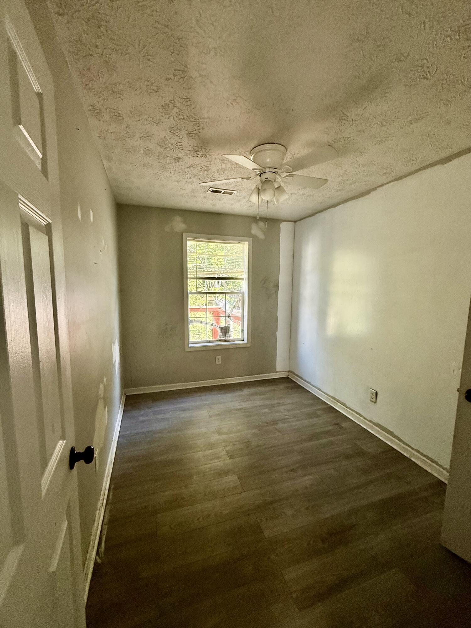 1225 S Irvine Road Property Photo 10