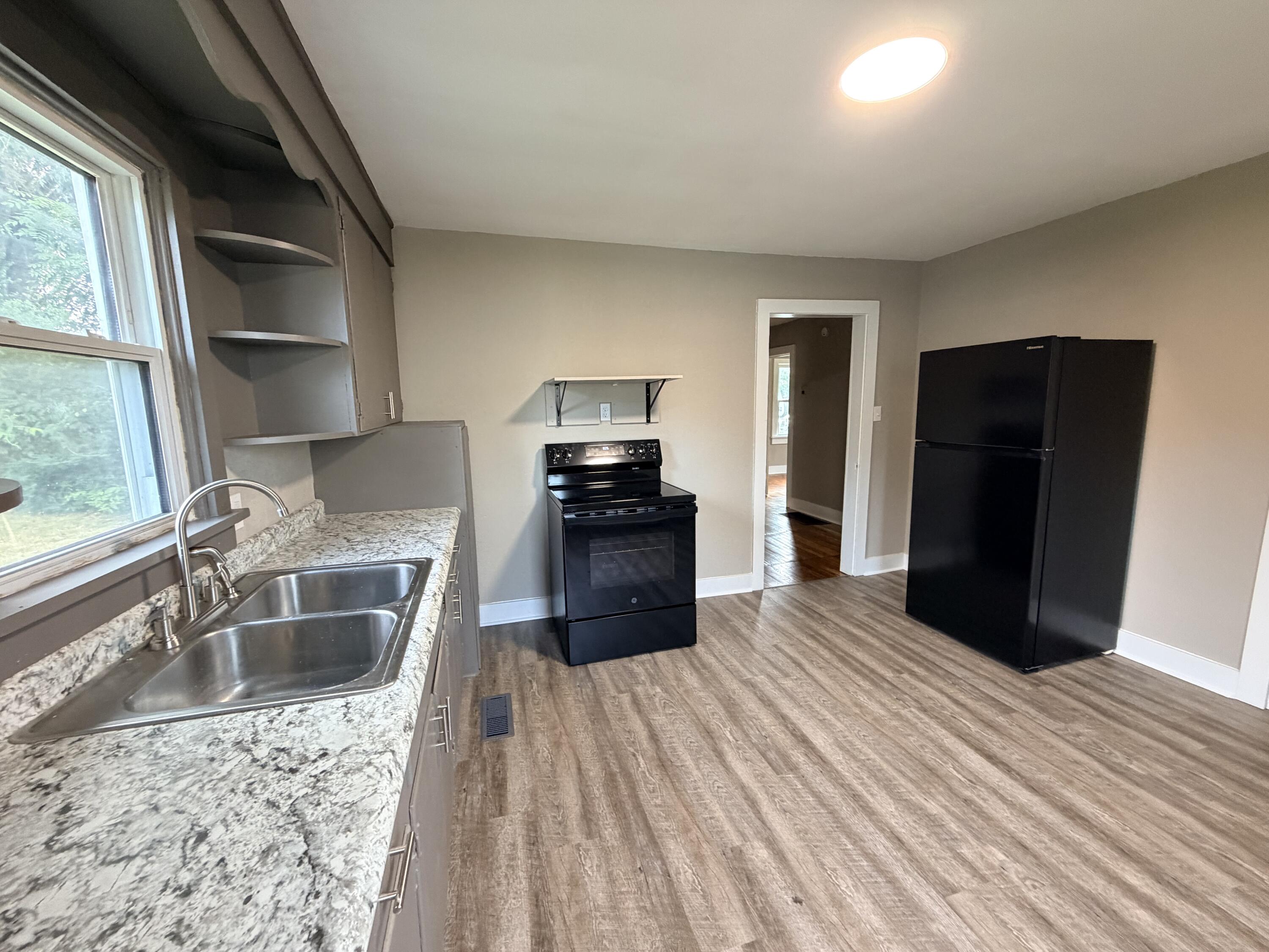 436 Mclean Avenue Property Photo 6
