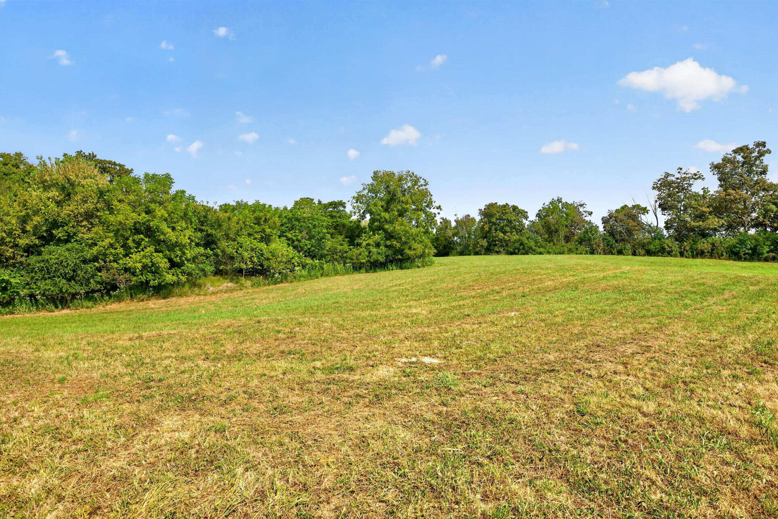 290 Meadow Lake Drive Property Photo 4