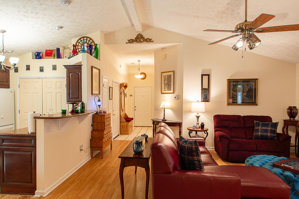 1417 Corral Way Property Photo 6