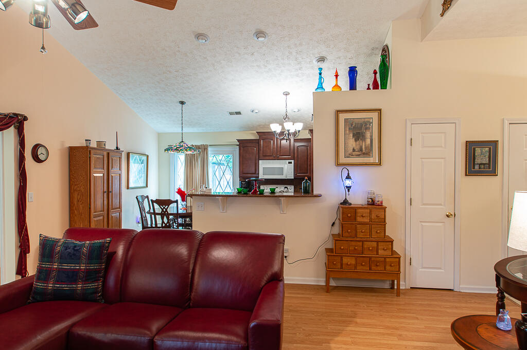 1417 Corral Way Property Photo 6