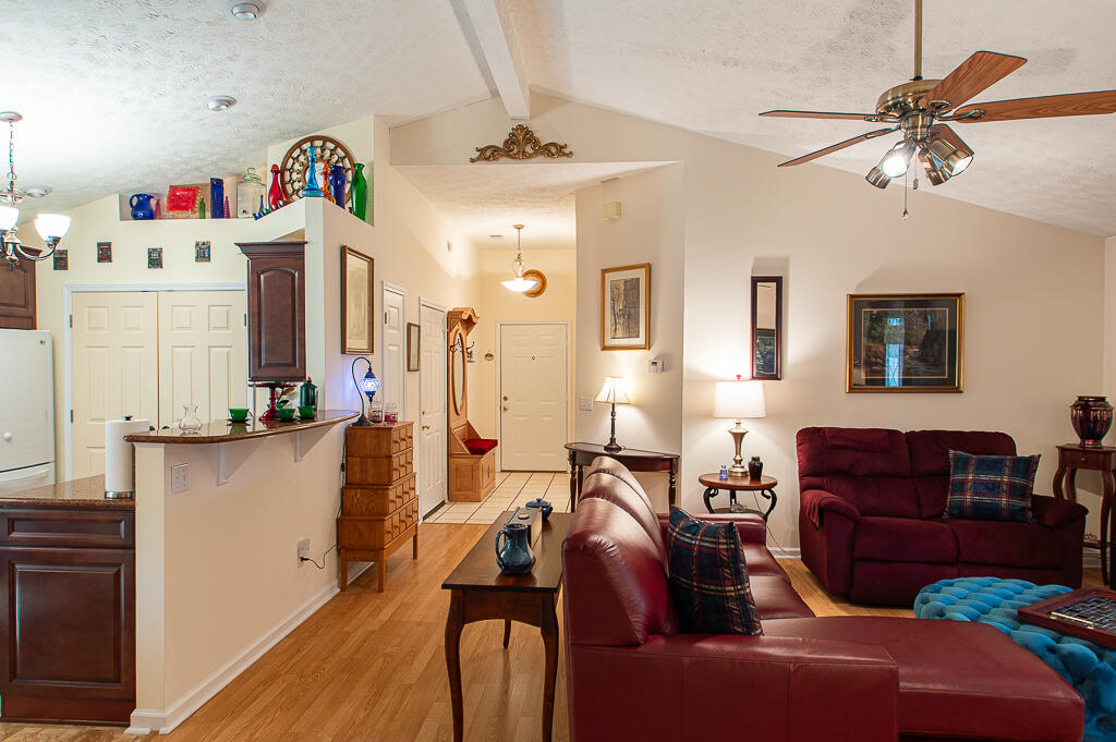 1417 Corral Way Property Photo 7