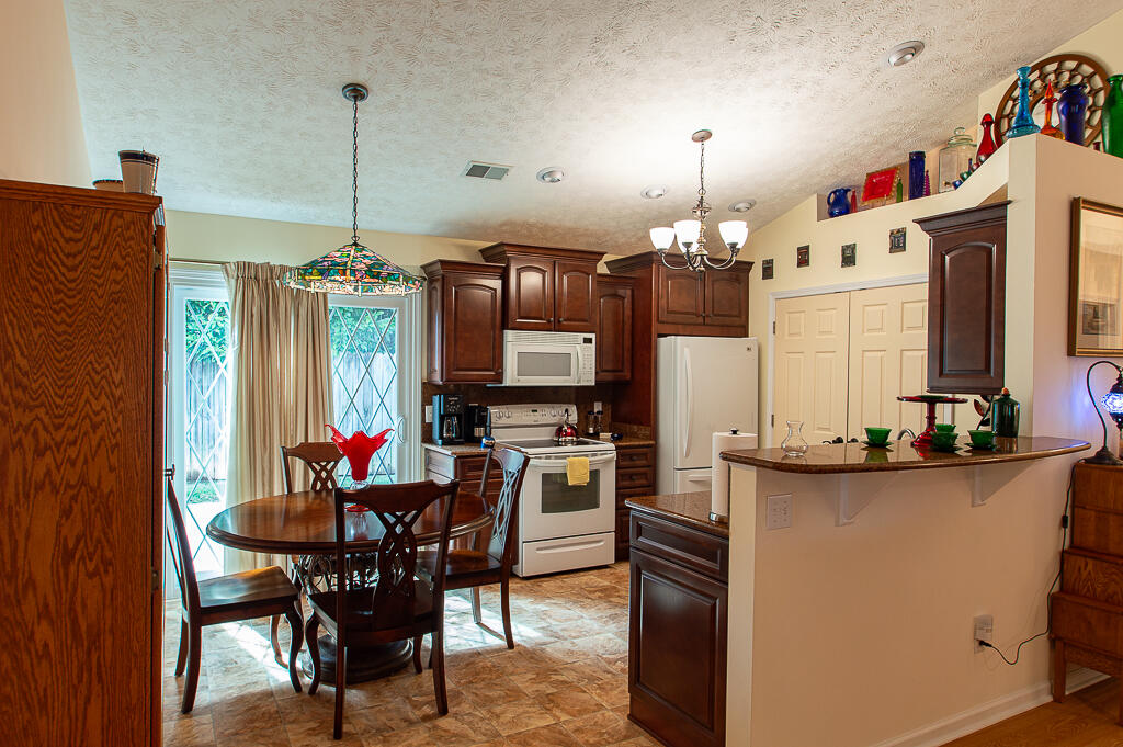 1417 Corral Way Property Photo 8